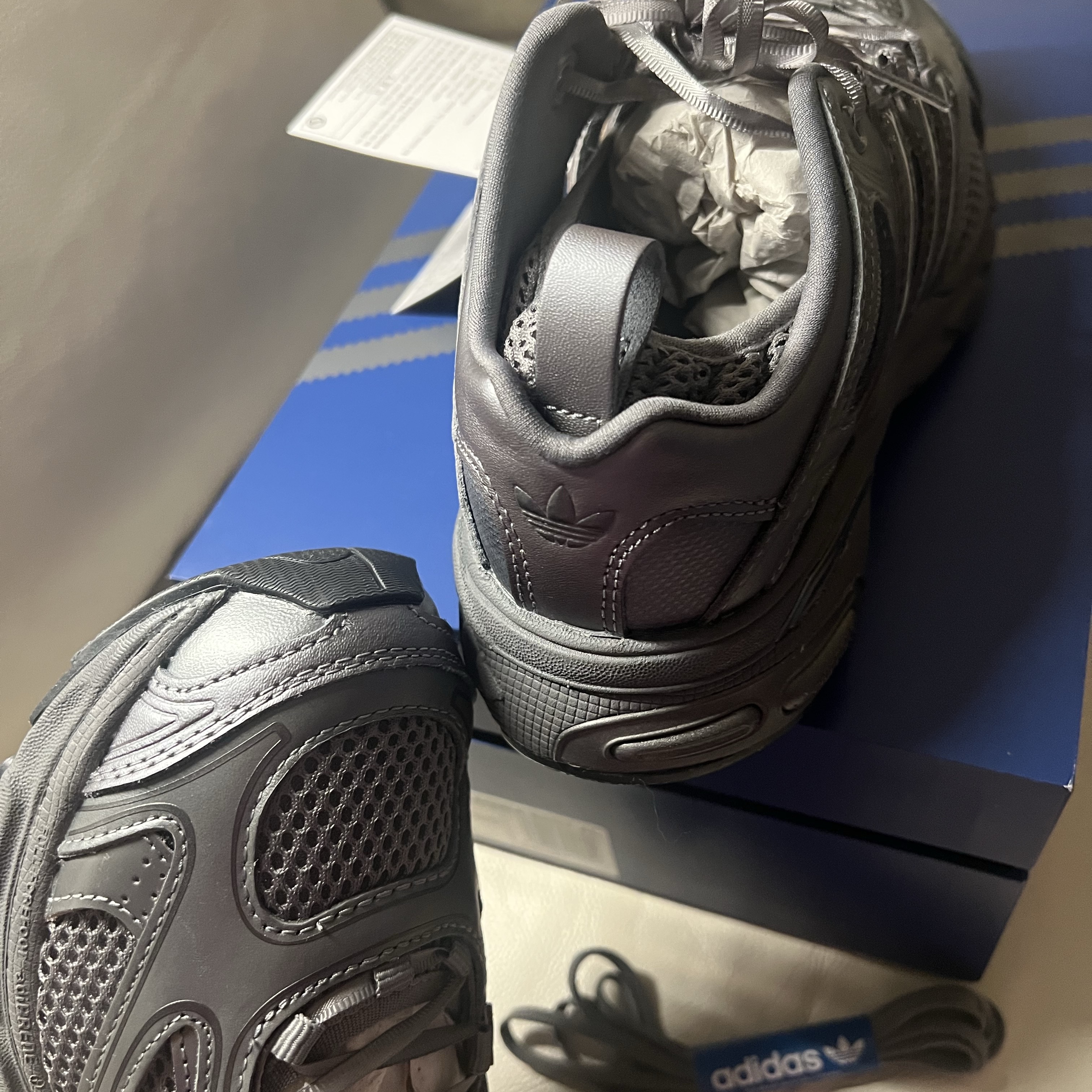(W) Adidas x Taqwa Bint Ali Adistar Pose Iron Metallic 착용 스타일 - 7