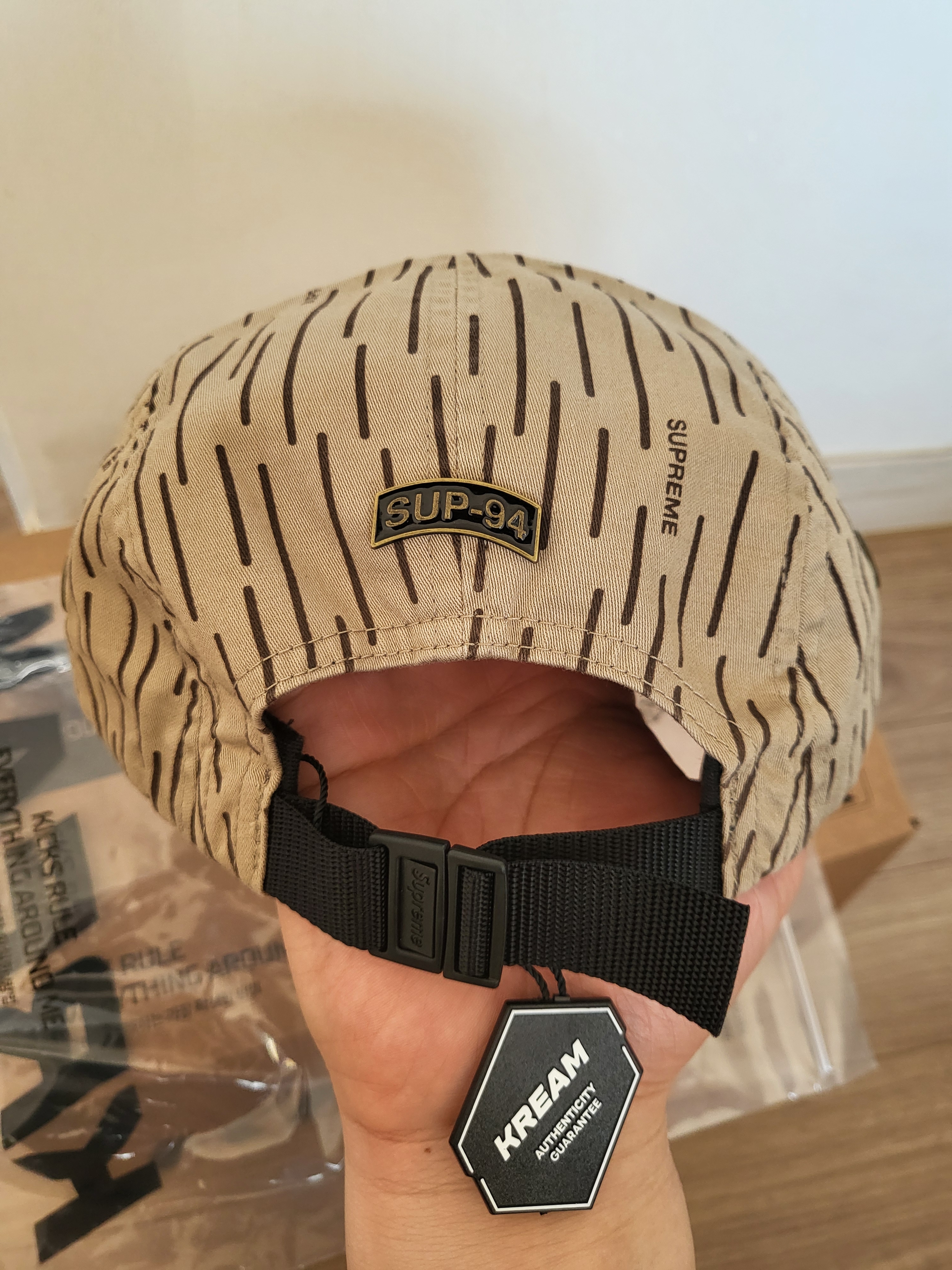 Supreme Military Camp Cap Tan Raindrop - 24FW 착용 스타일 - 2