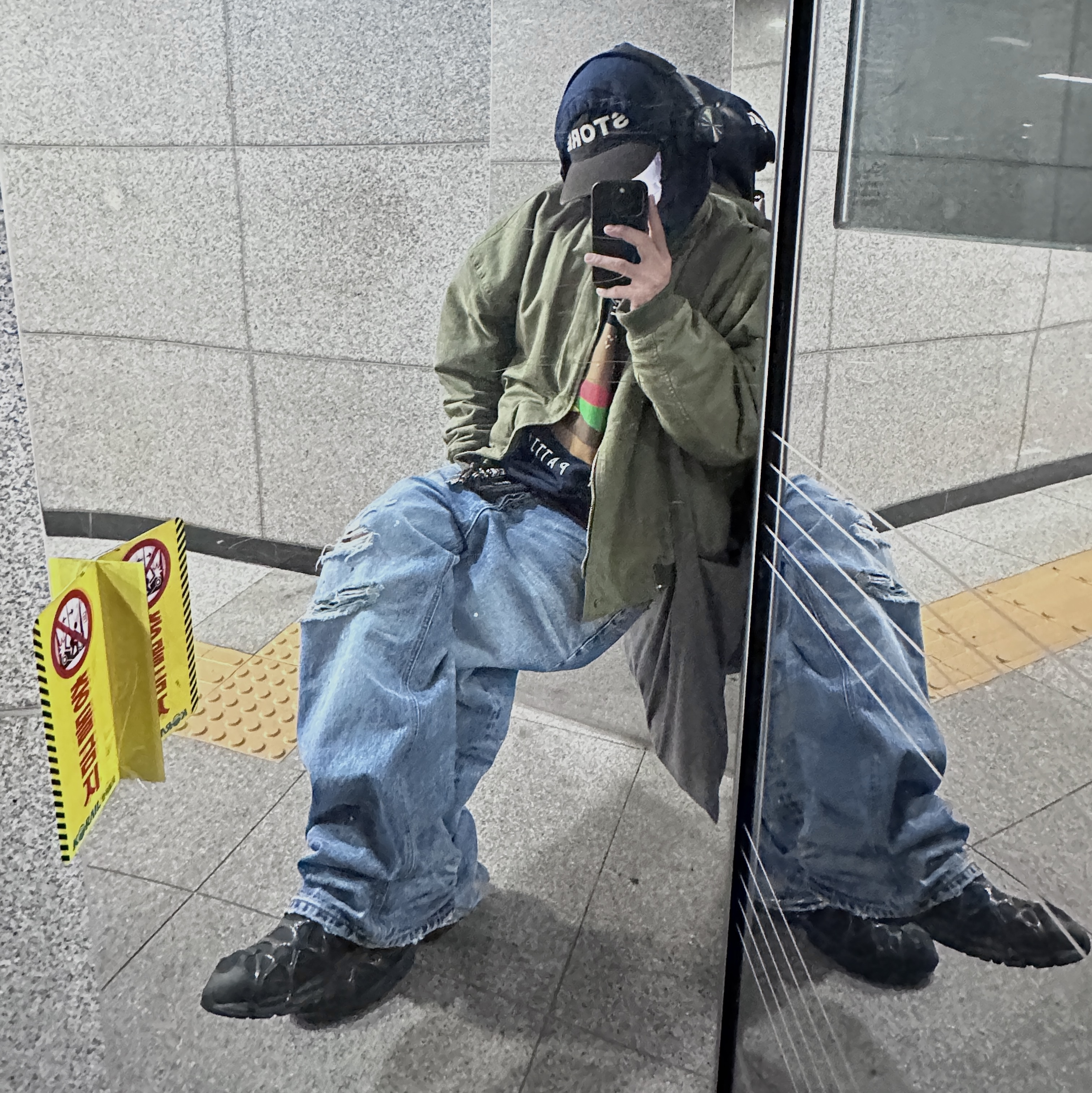 Nike Air Kukini Triple Black, Uniqlo UT x CPFM x SpongeBob Sweat Pull Parka C Navy 착용 스타일