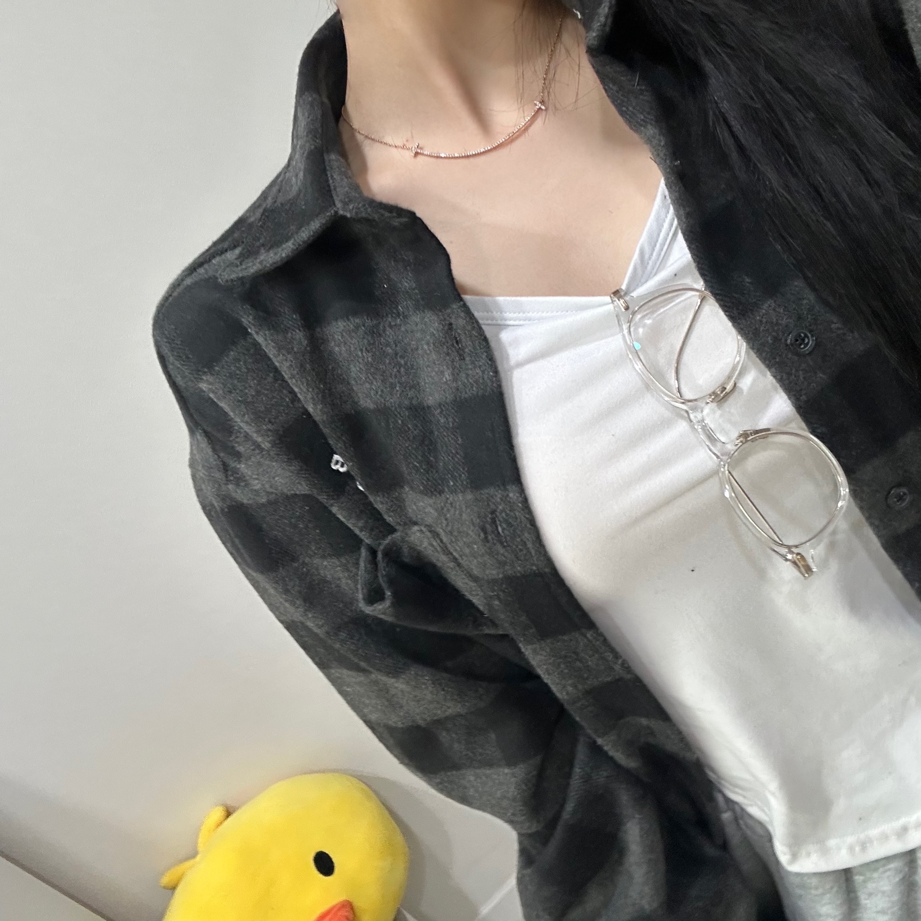 IAB Studio Gingham Check Shirt Black White, Gentle Monster Harry 01 Gold Metal Clear 착용 스타일