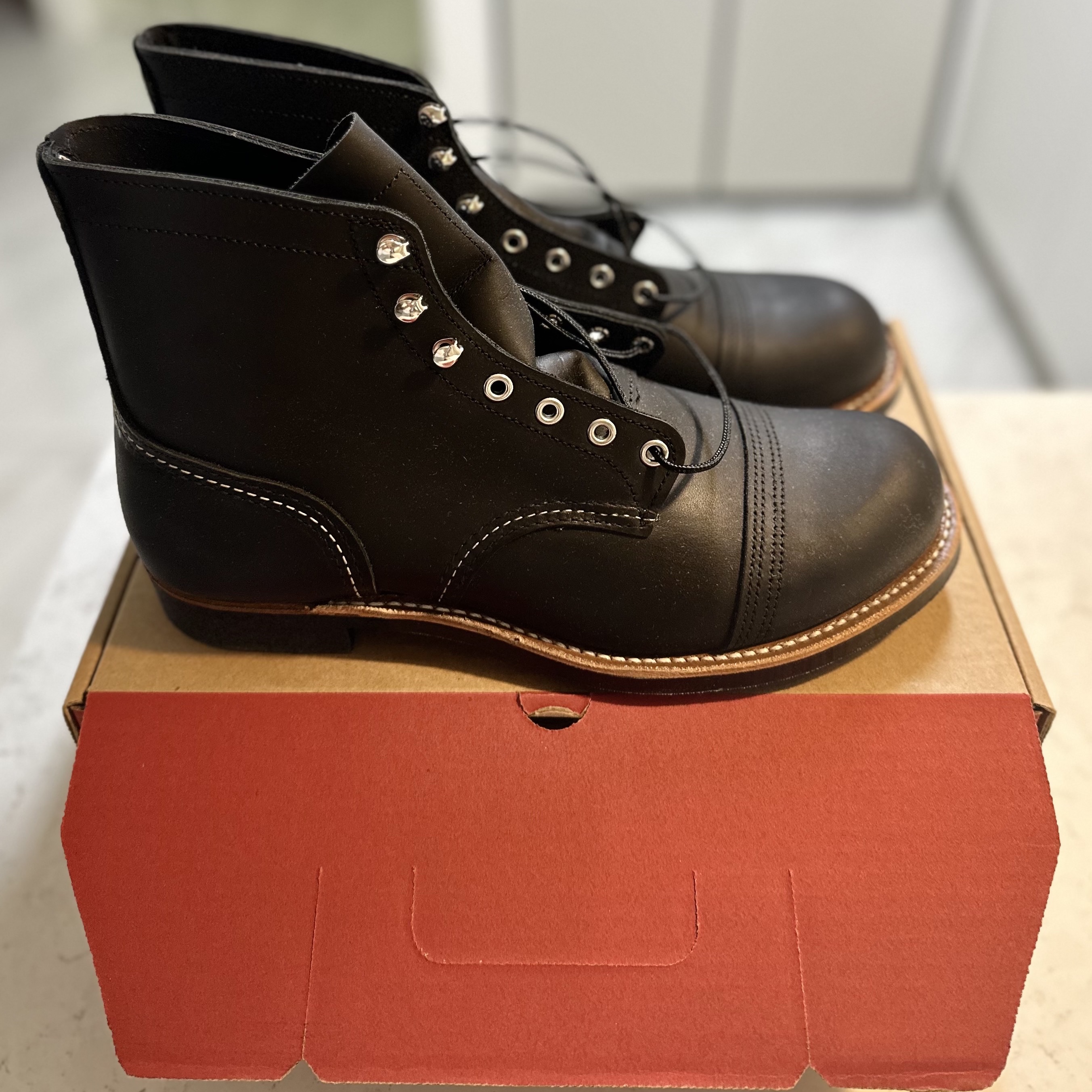 Red Wing Iron Ranger 8084 Black Harness - D 착용 스타일 - 1