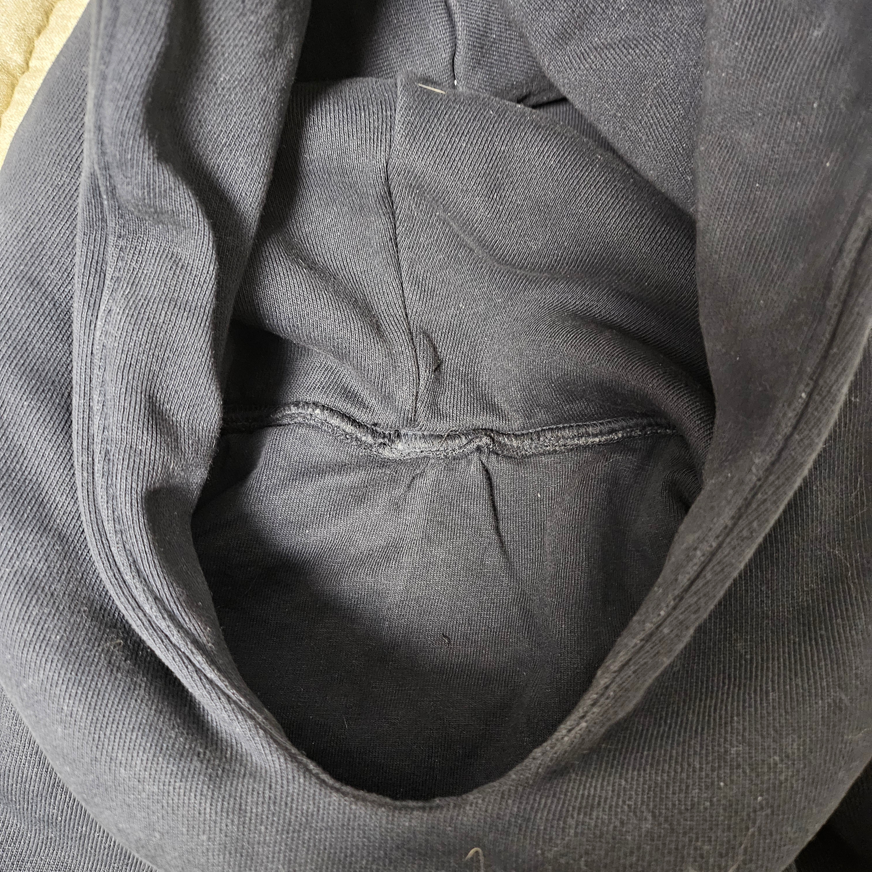 Yeezy Gap Engineered By Balenciaga Dove Hoodie Washed Black 착용 스타일 - 2