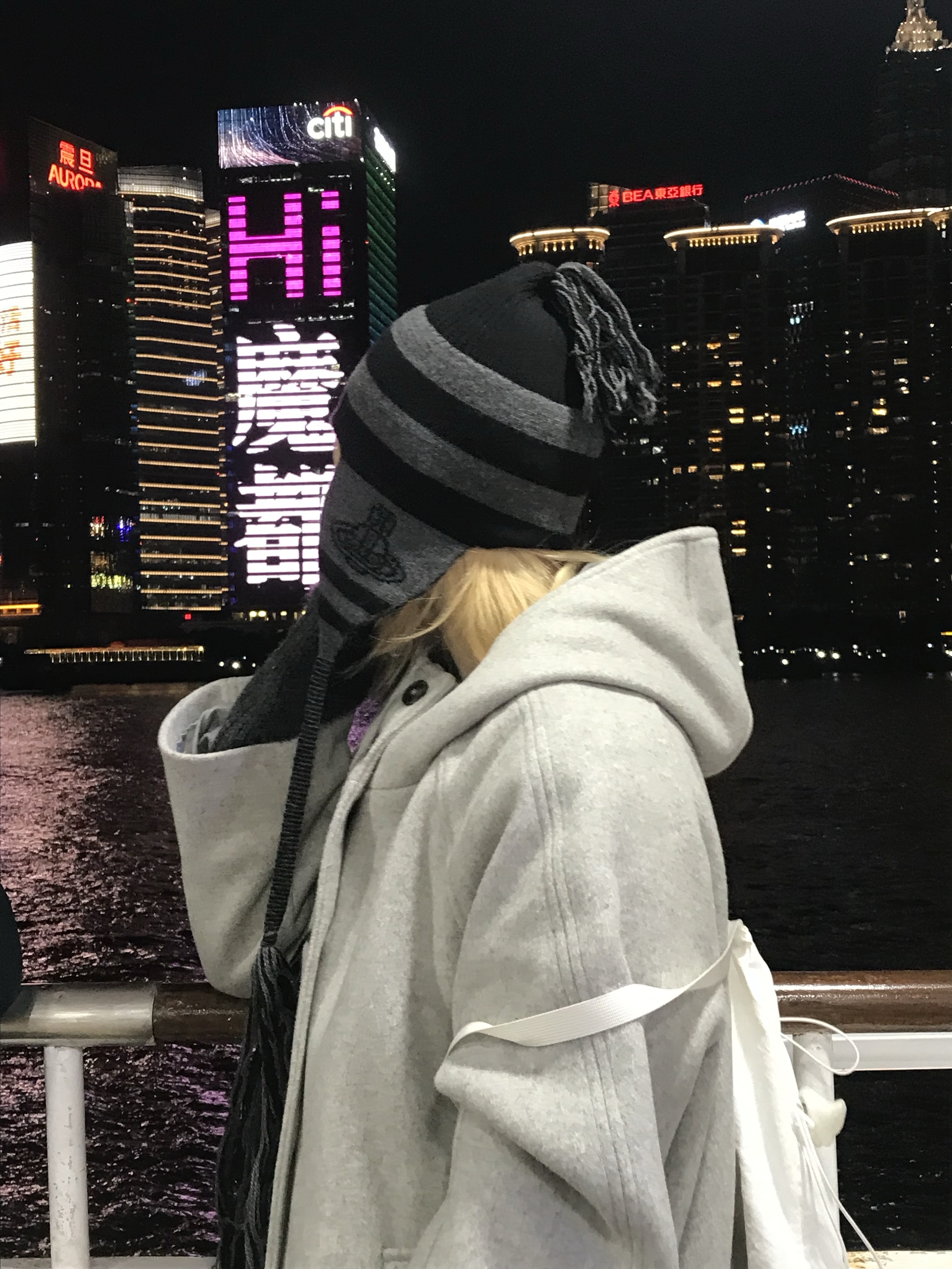 Palace x Vivienne Westwood Orb Knit Earflap Beanie Black White - 24FW 착용 스타일 - 2