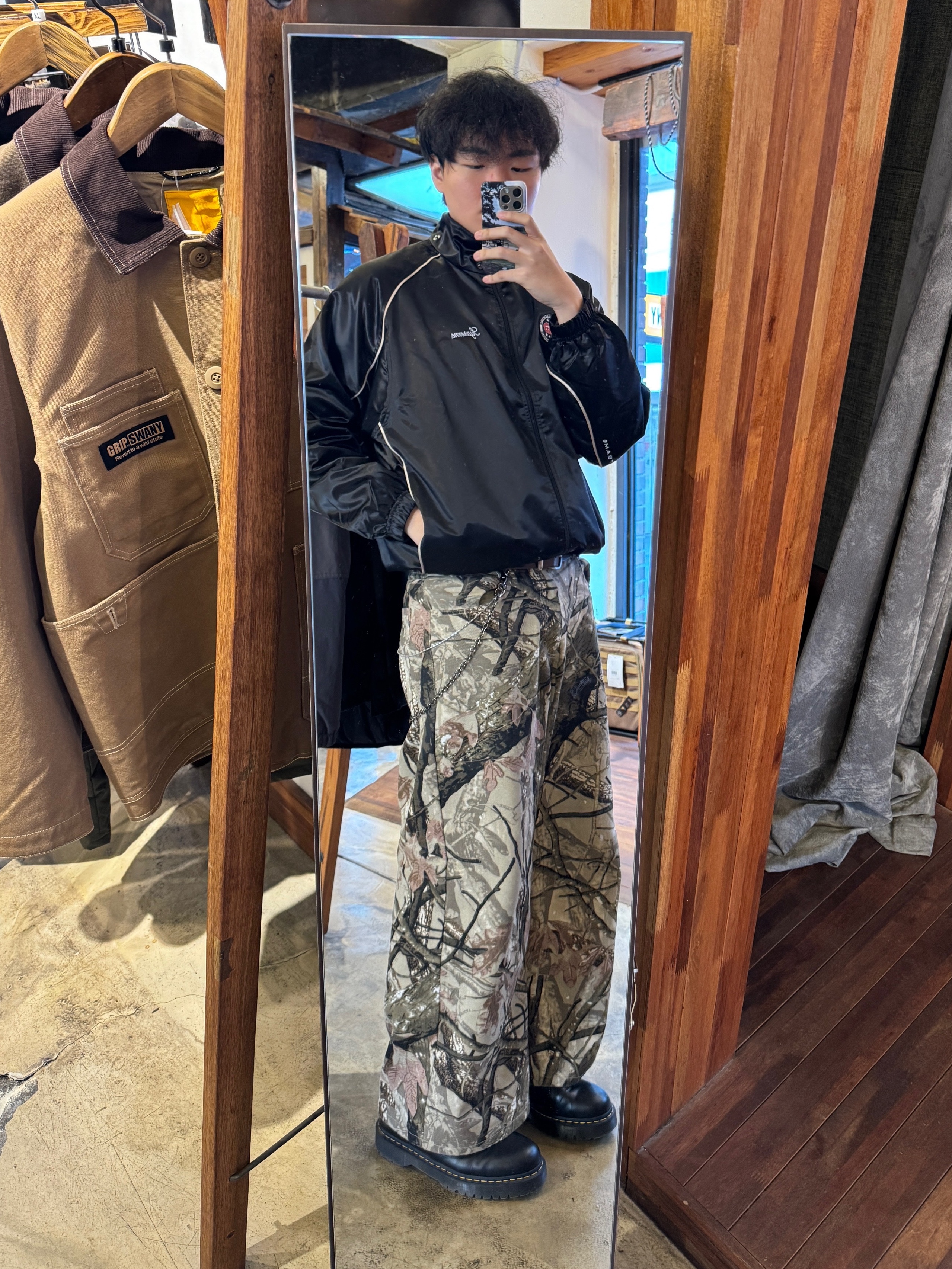 Supreme Satin Hooded Track Jacket Black - 24SS 착용 스타일