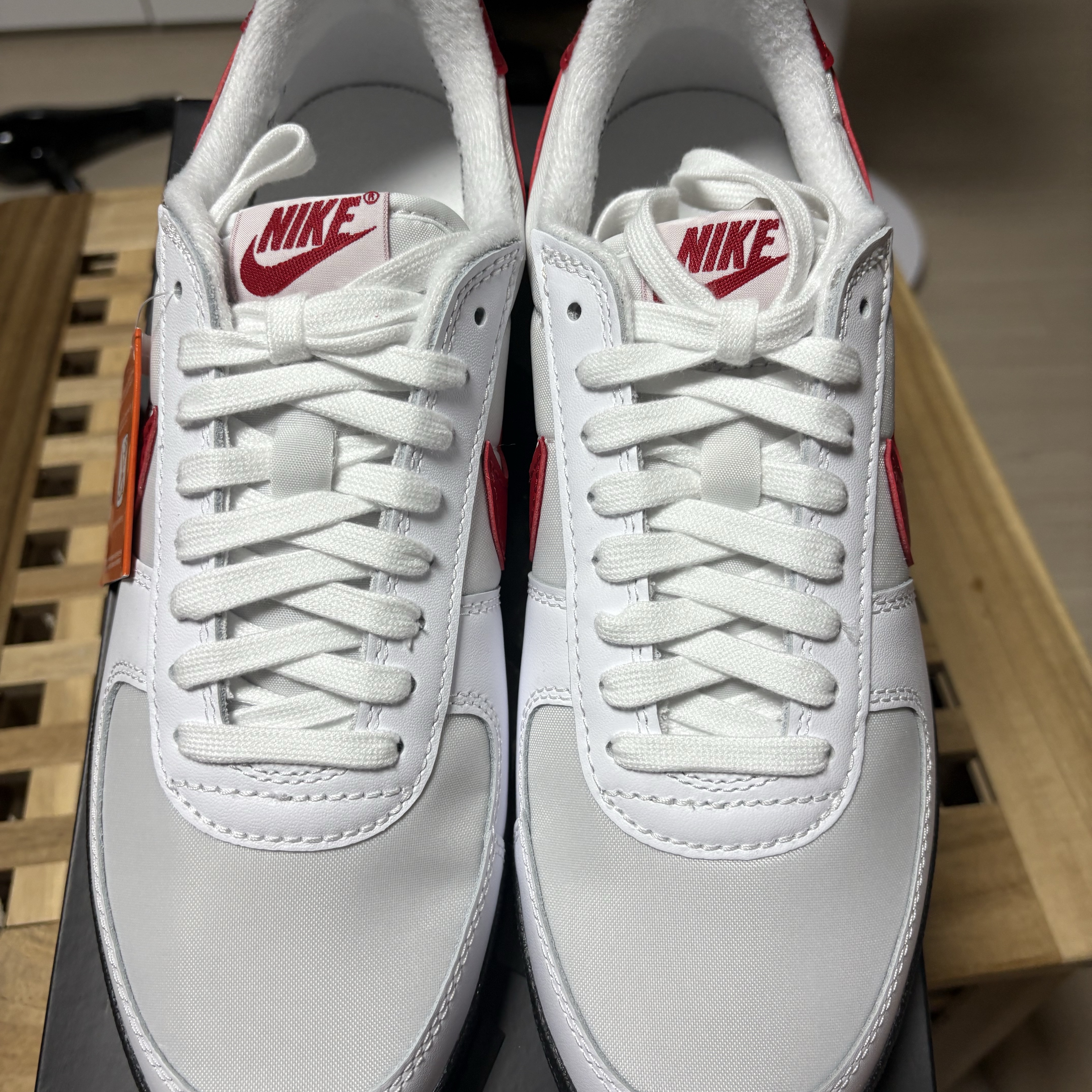 Nike Field General 82 SP White and Varsity Red 착용 스타일 - 4