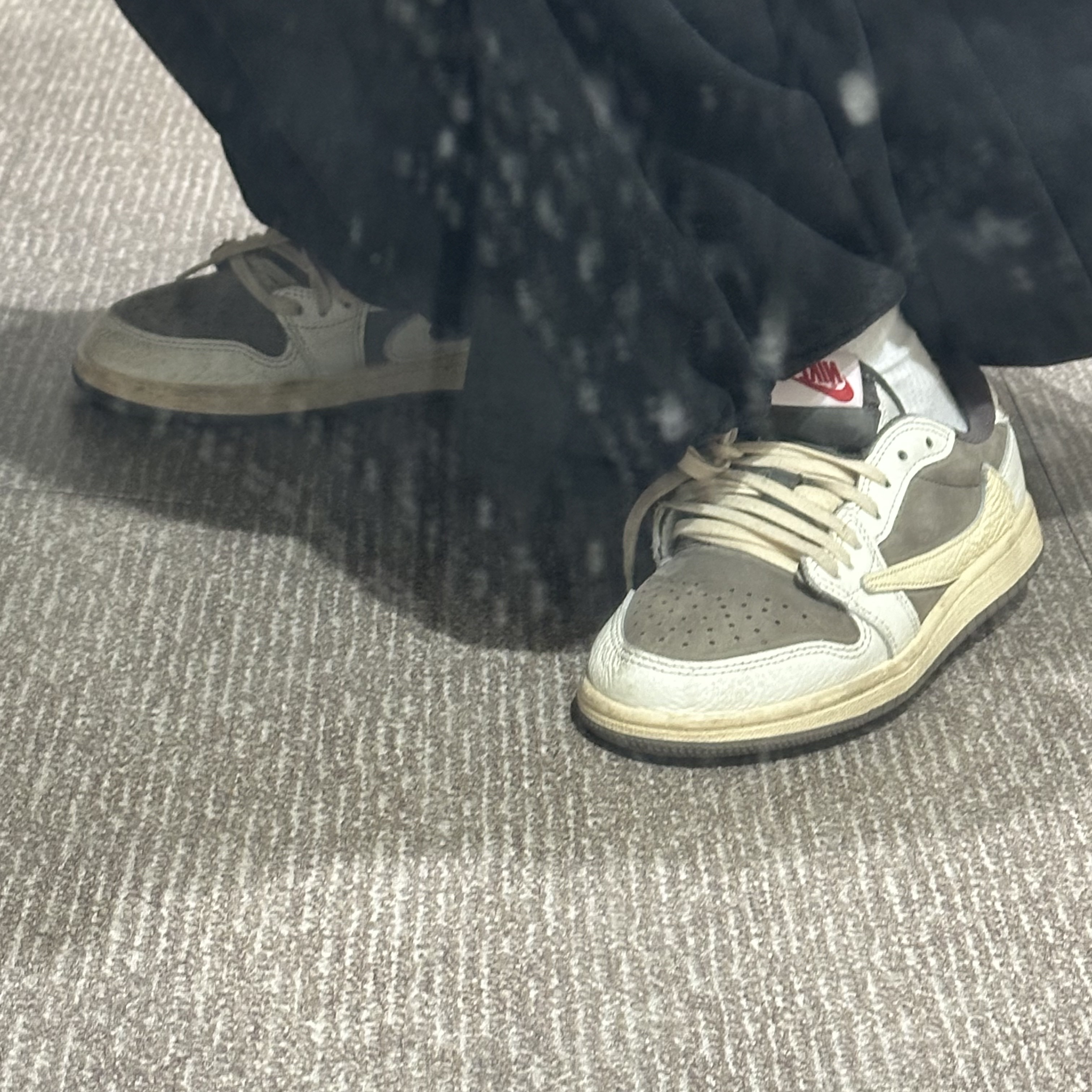 (PS) Jordan 1 x Travis Scott Retro Low OG SP Sail and Ridgerock, (PS) Jordan 1 x Travis Scott Retro Low OG SP Medium Olive 착용 스타일 - 2