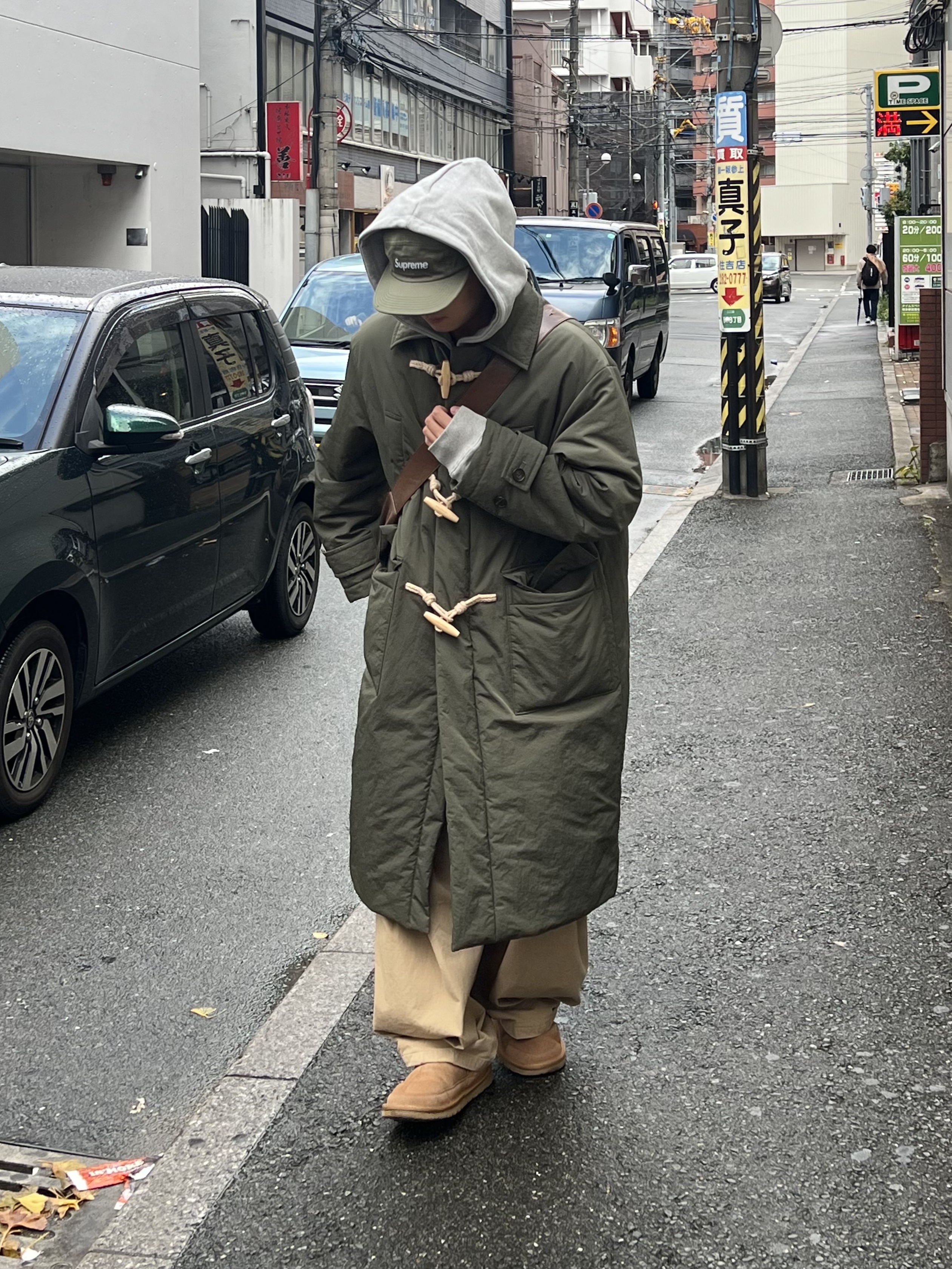 UGG Tasman Slipper Chestnut 착용 스타일
