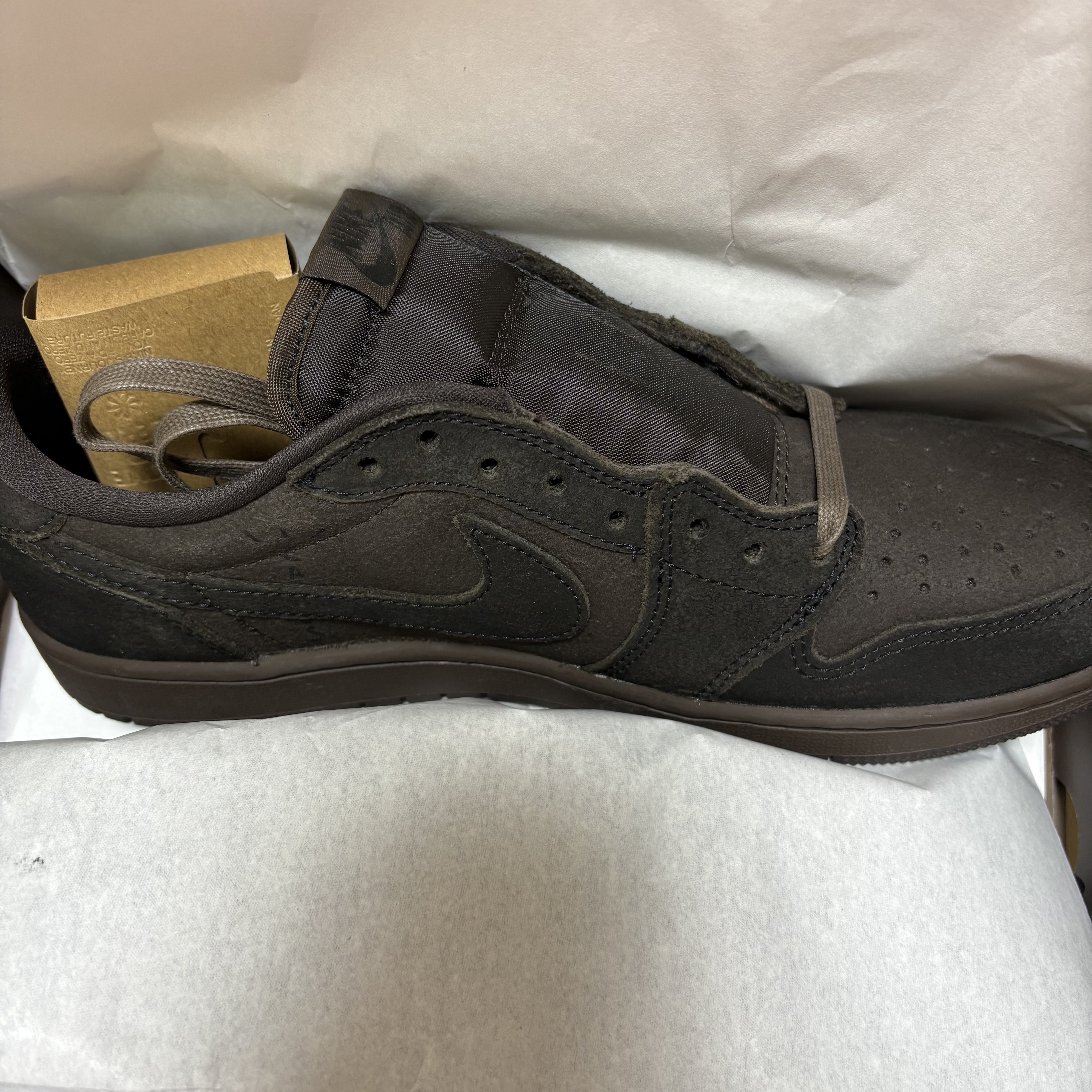 Jordan 1 x Travis Scott Retro Low OG SP Velvet Brown and Dark Mocha 착용 스타일