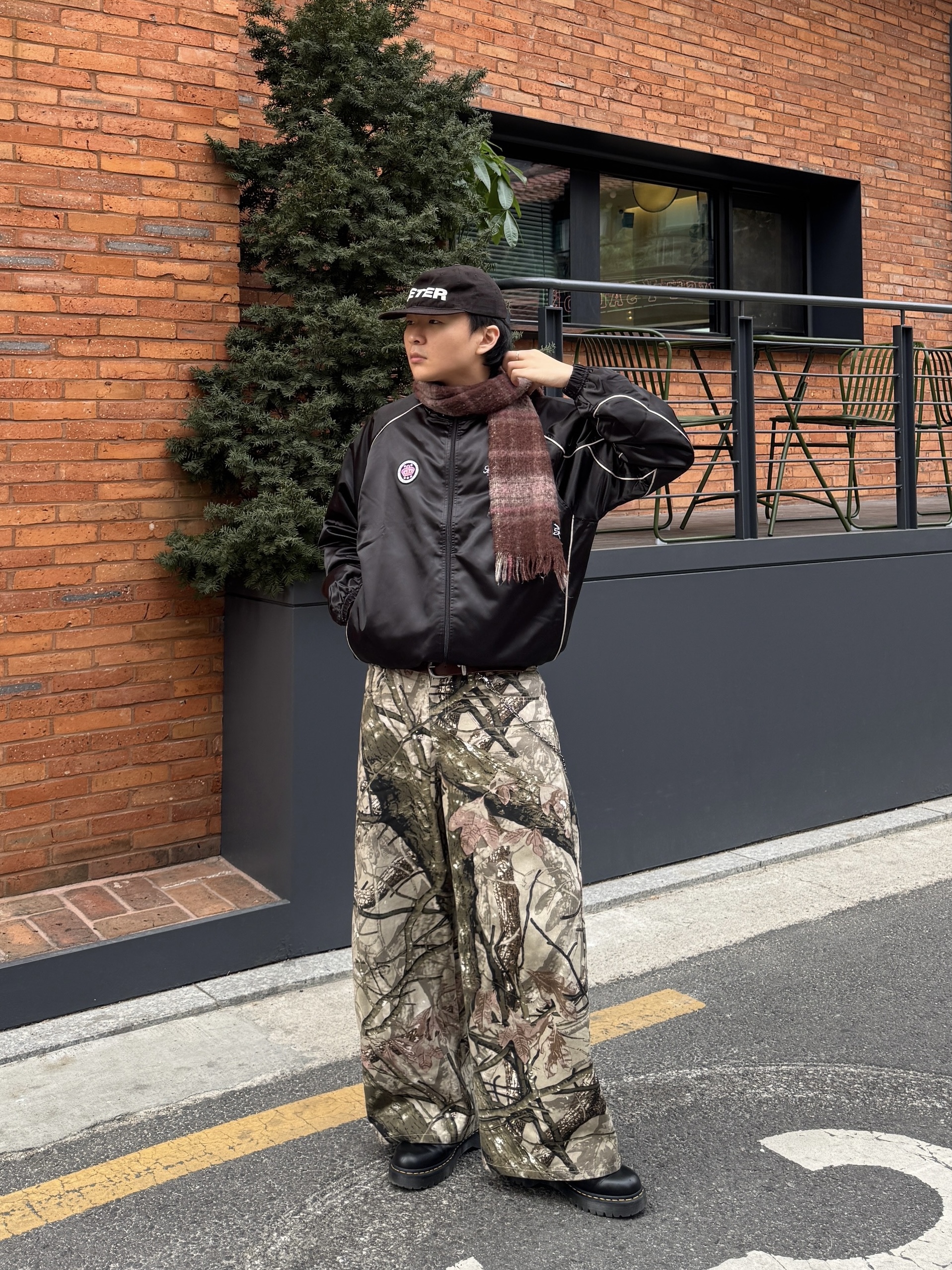Supreme Satin Hooded Track Jacket Black - 24SS 착용 스타일 - 5