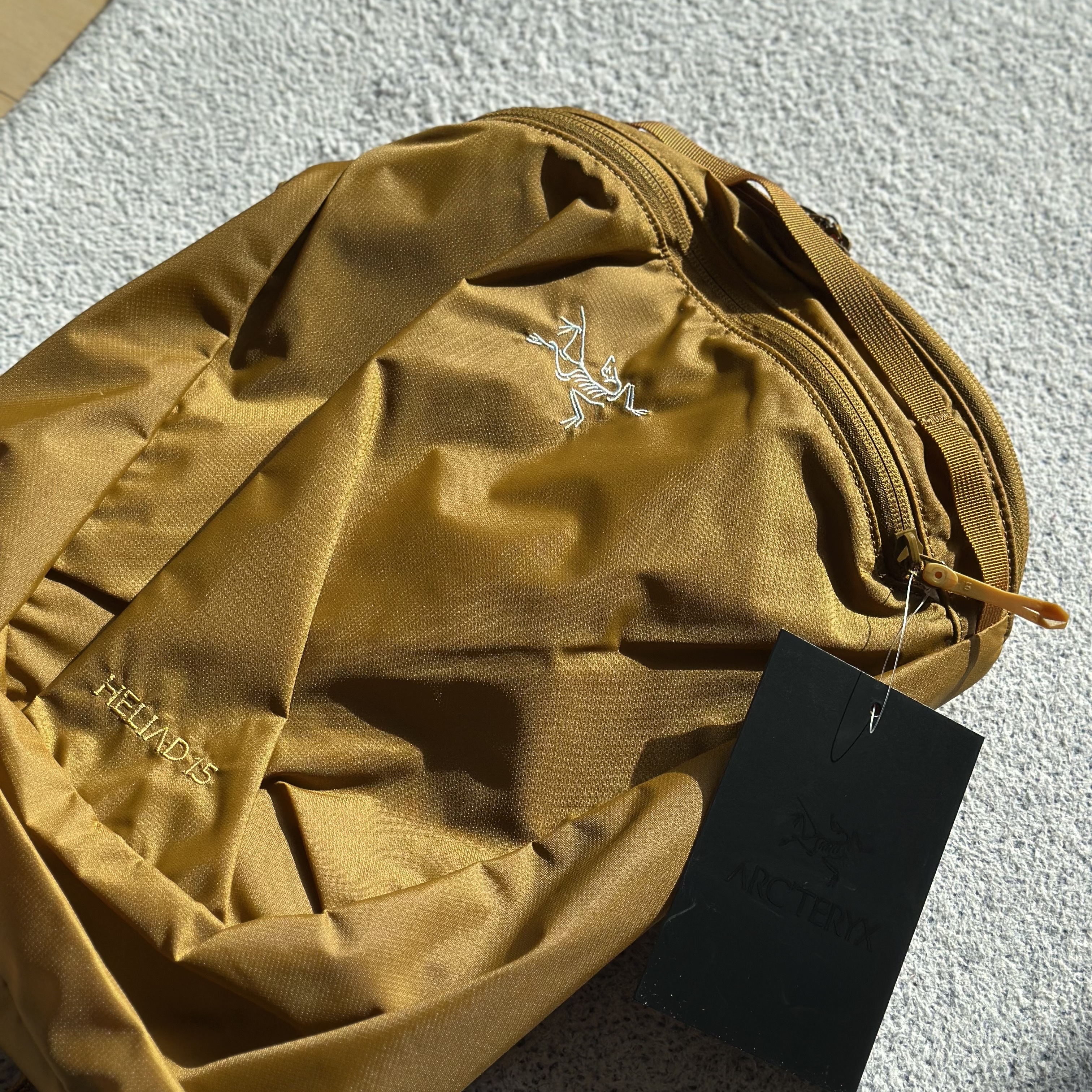 Arc'teryx Heliad 15 Backpack Yukon 착용 스타일