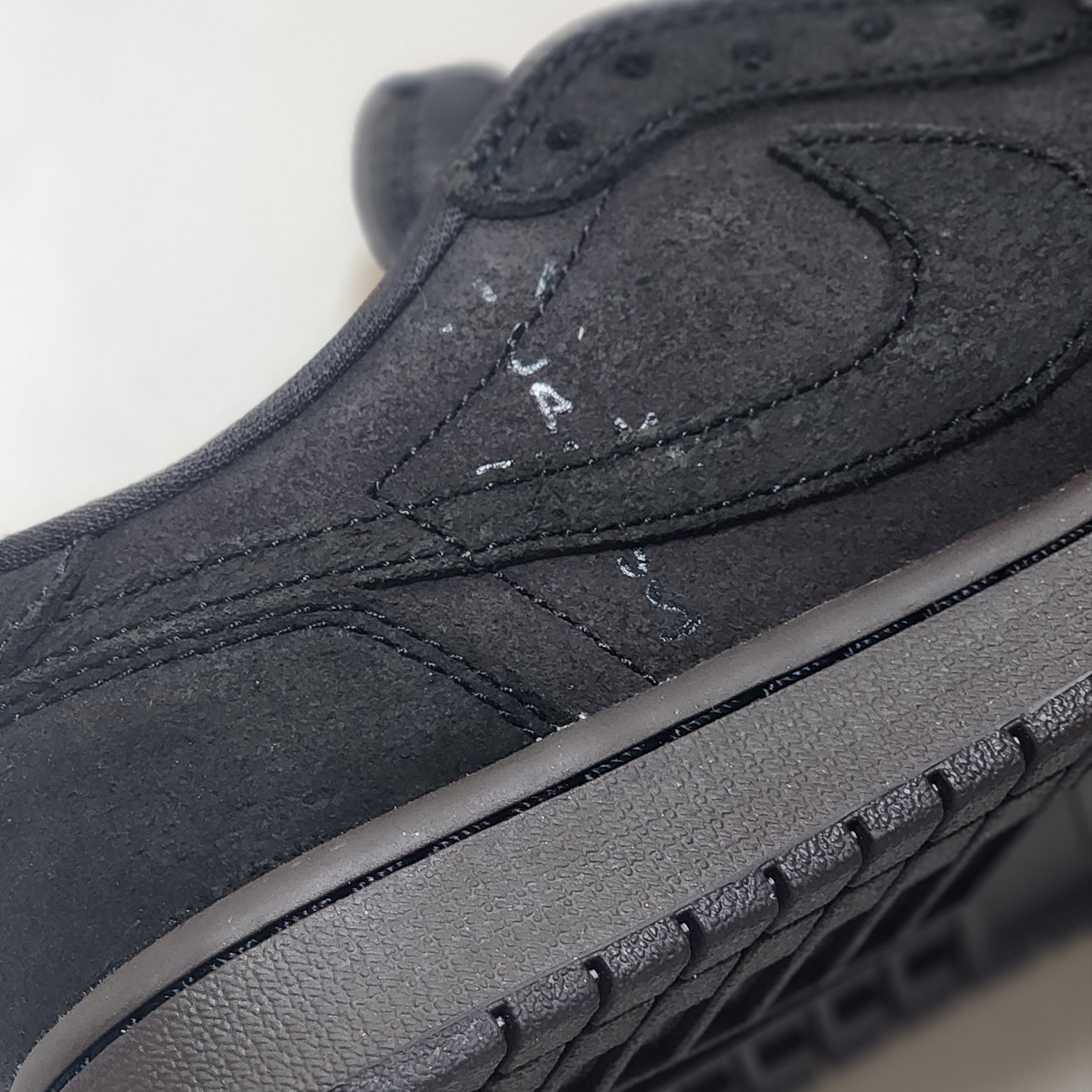 Jordan 1 x Travis Scott Retro Low OG SP Velvet Brown and Dark Mocha 착용 스타일 - 4