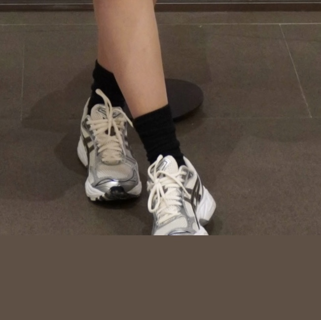 Asics Gel-Kayano 14 Cream Black 착용 스타일 - 2