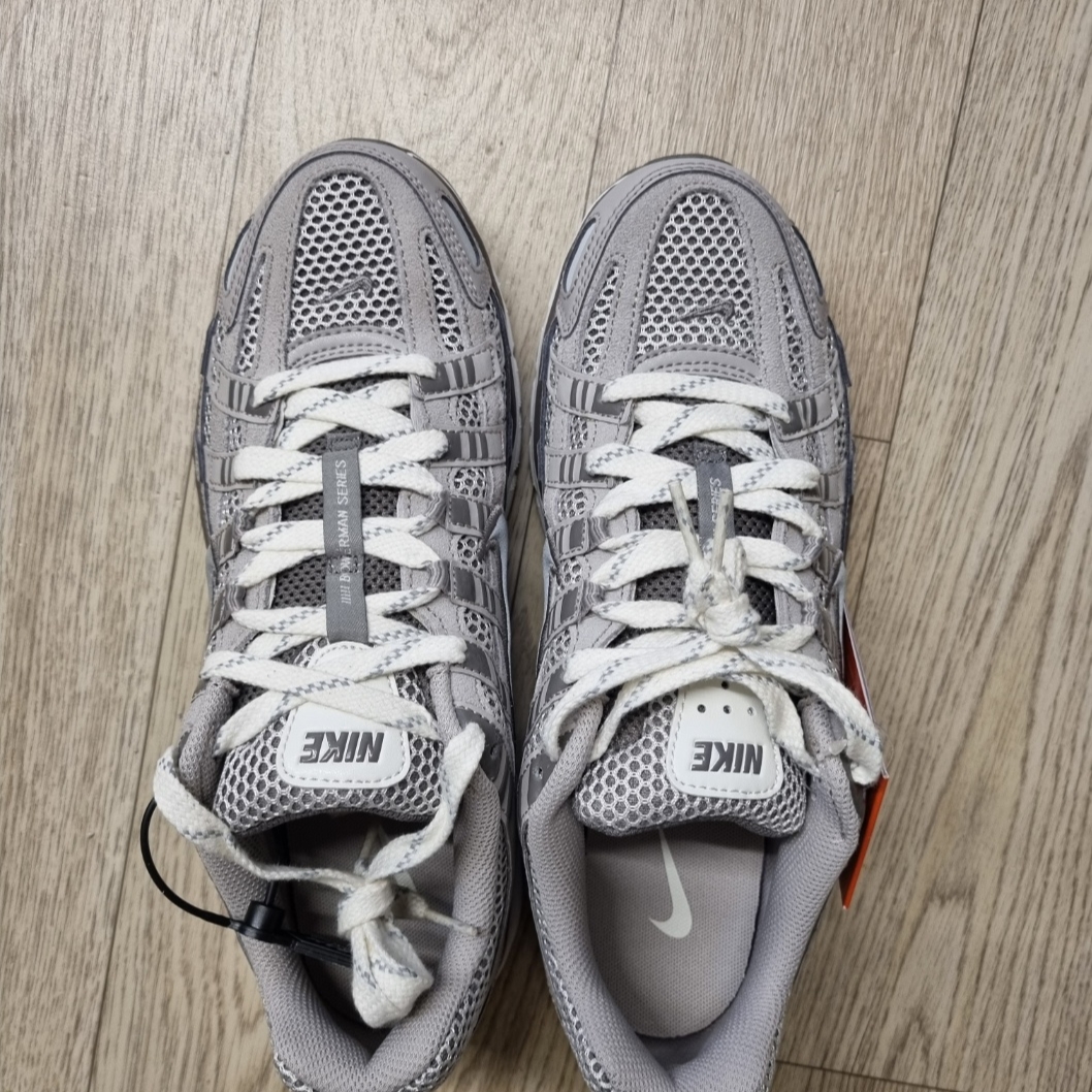 Nike P-6000 PRM Light Iron Ore 착용 스타일 - 2