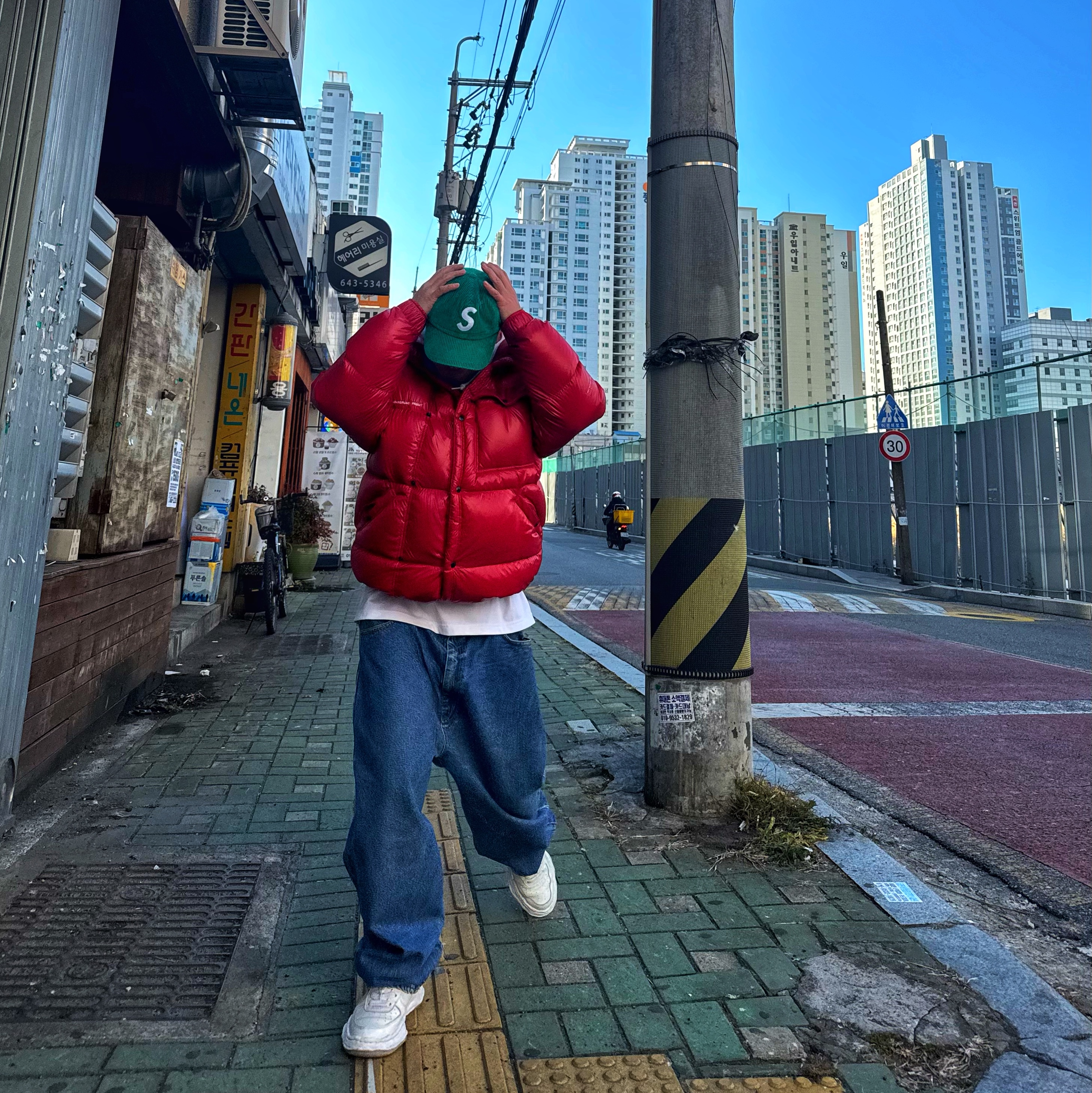 Palace Athlique P3 Hood Grey Marl - 24FW, Supreme Corduroy S Logo 6-Panel Green - 24FW 착용 스타일 - 6