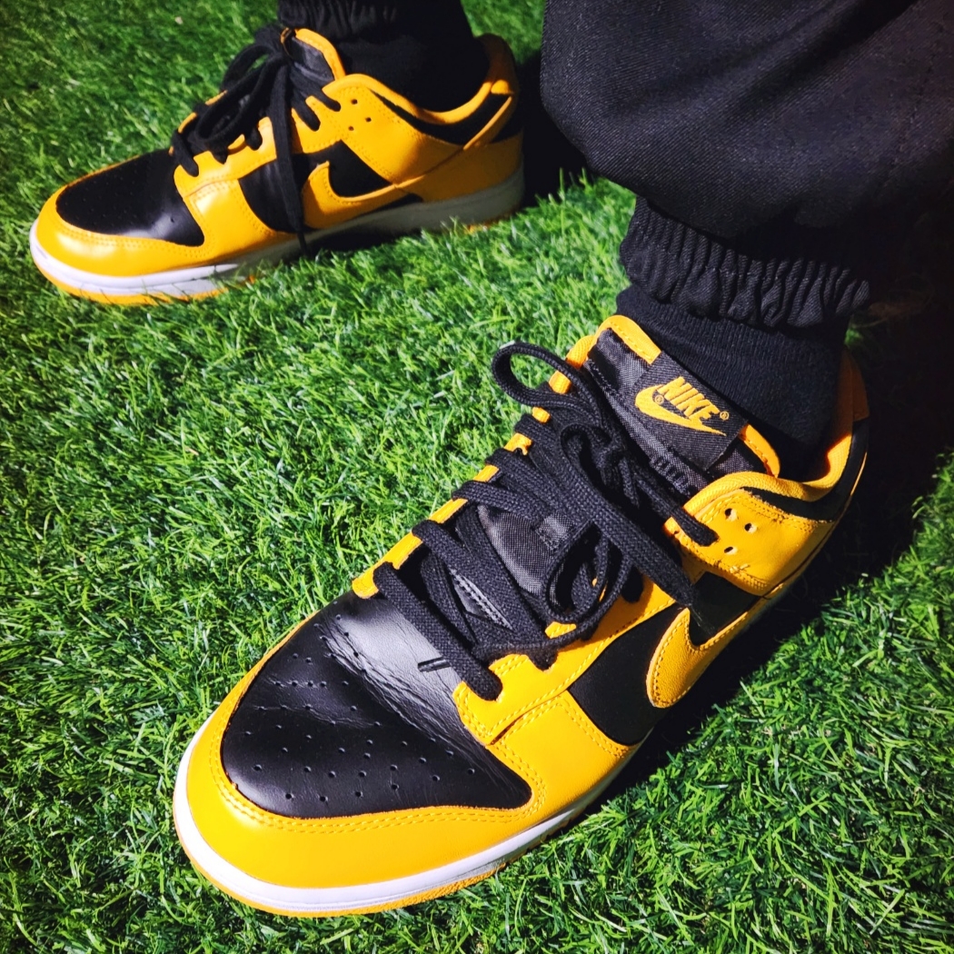 Nike Club Unstructured Swoosh Cap Black, Nike Dunk Low Retro Championship Goldenrod 착용 스타일 - 5