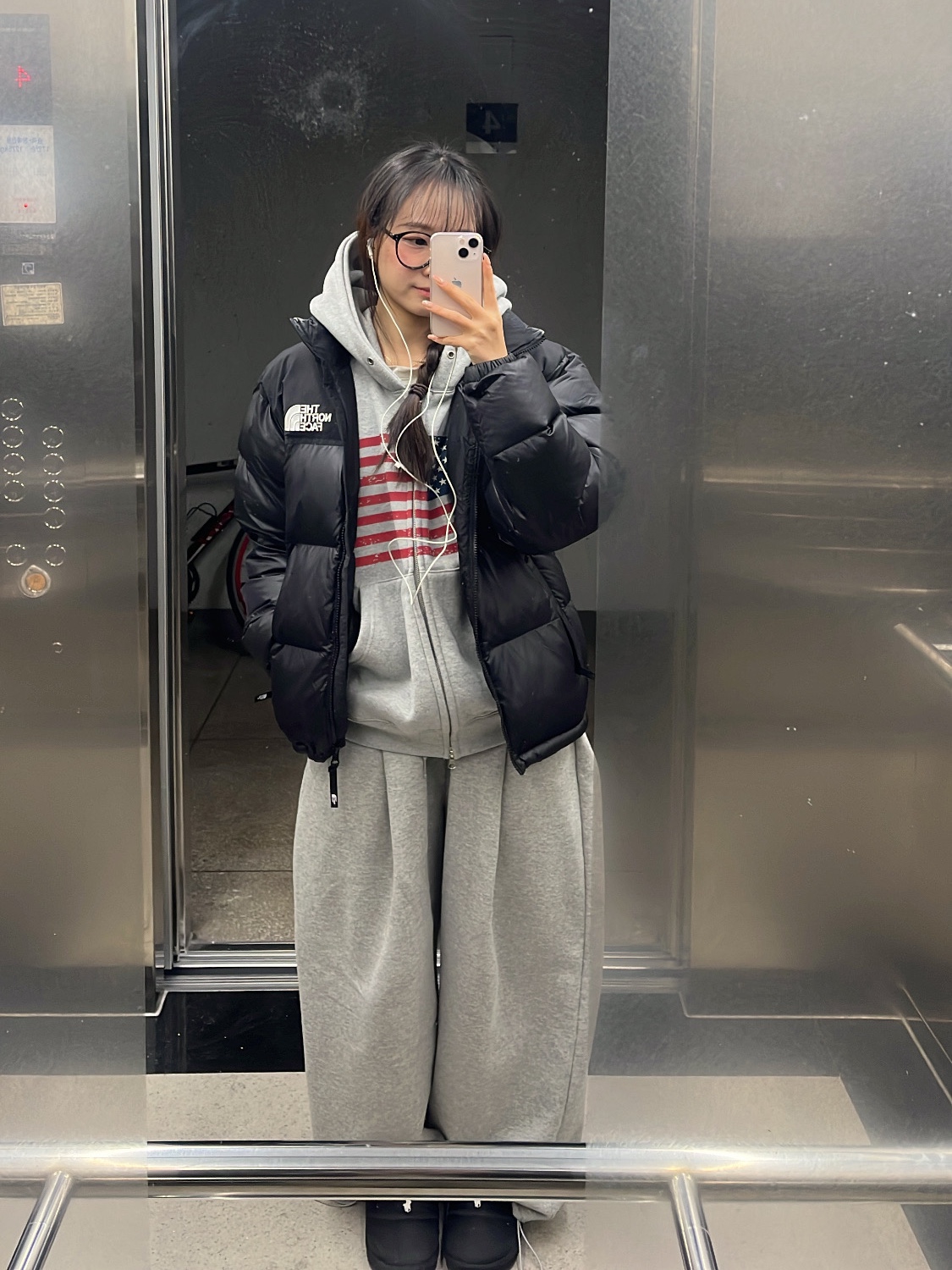 The North Face On Ball Jacket Black 착용 스타일