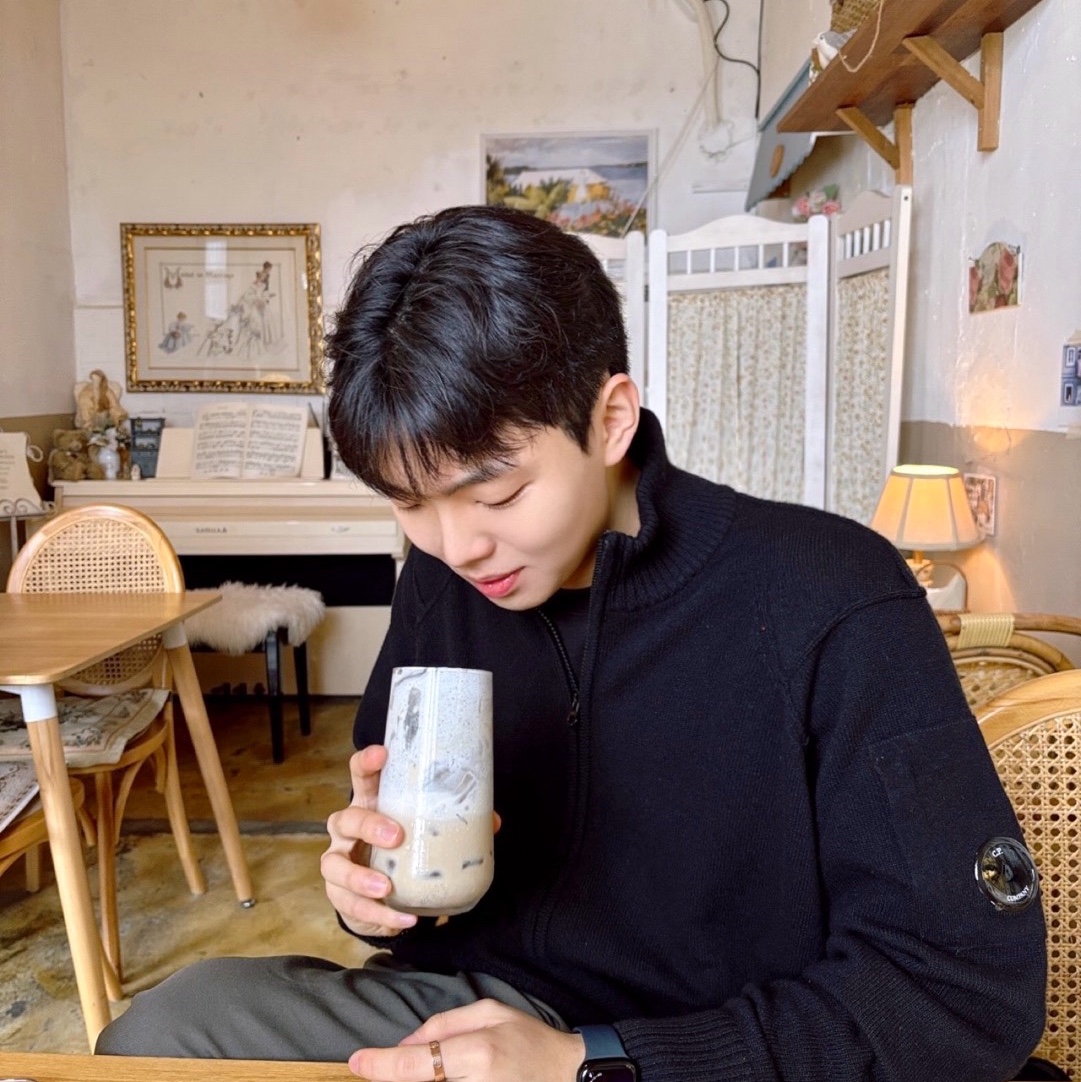C.P. Company Lambswool GRS Zipped Cardigan Black - 24FW 착용 스타일