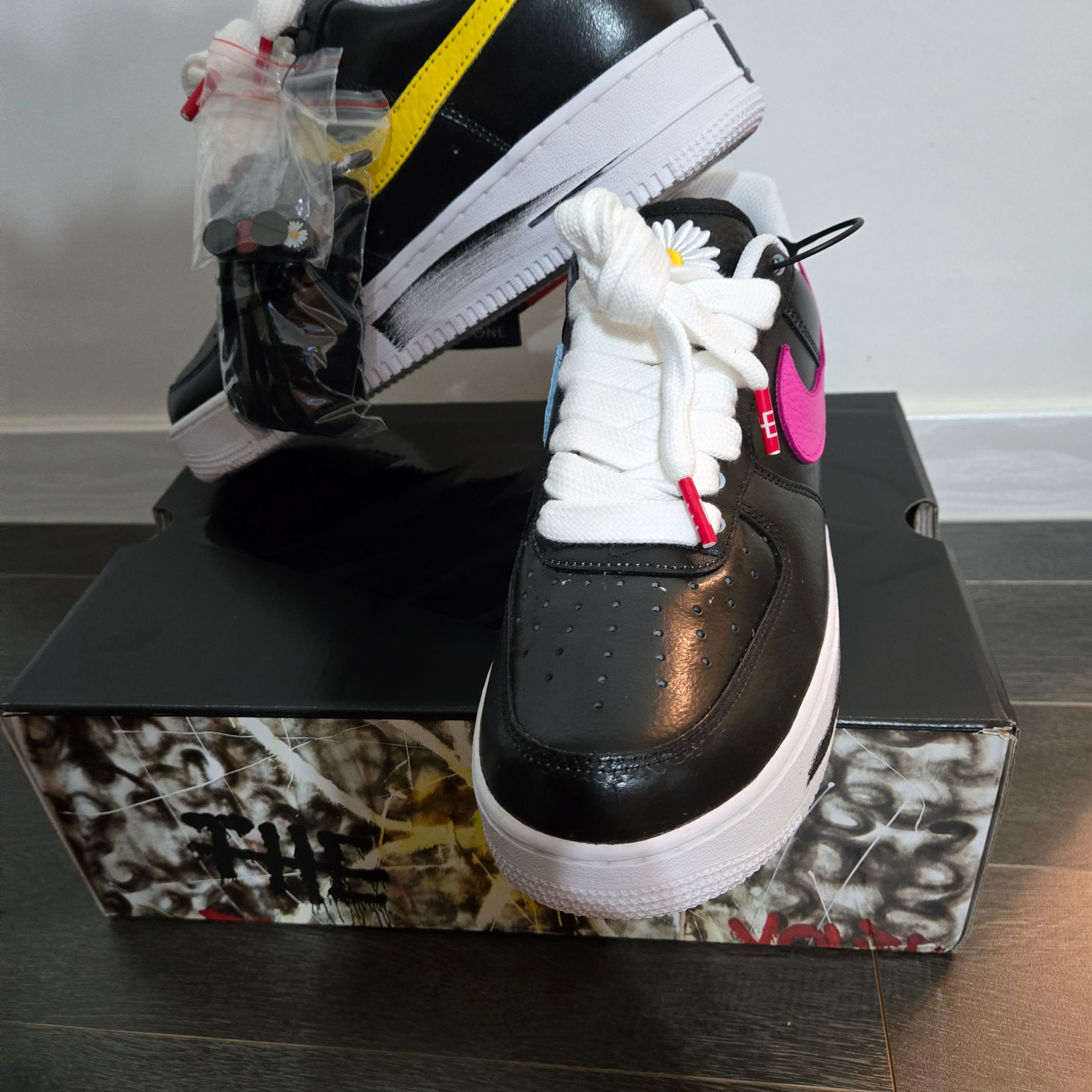 Nike x Peaceminusone Air Force 1 Low Para-Noise 3.0 Black and Multicolor 착용 스타일
