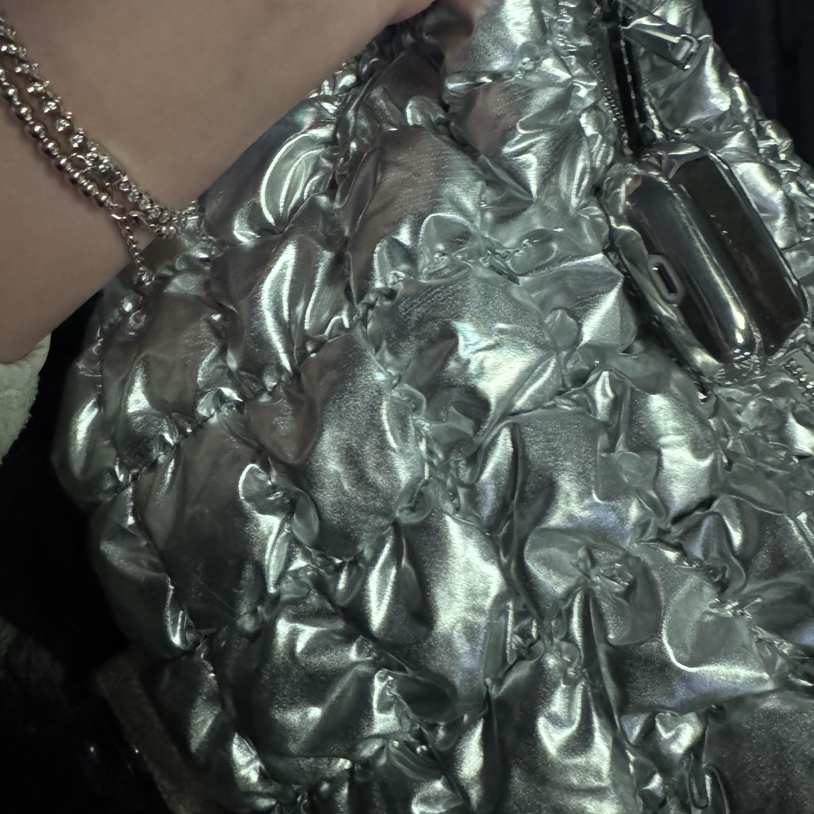 COS Quilted Mini Bag Silver 착용 스타일