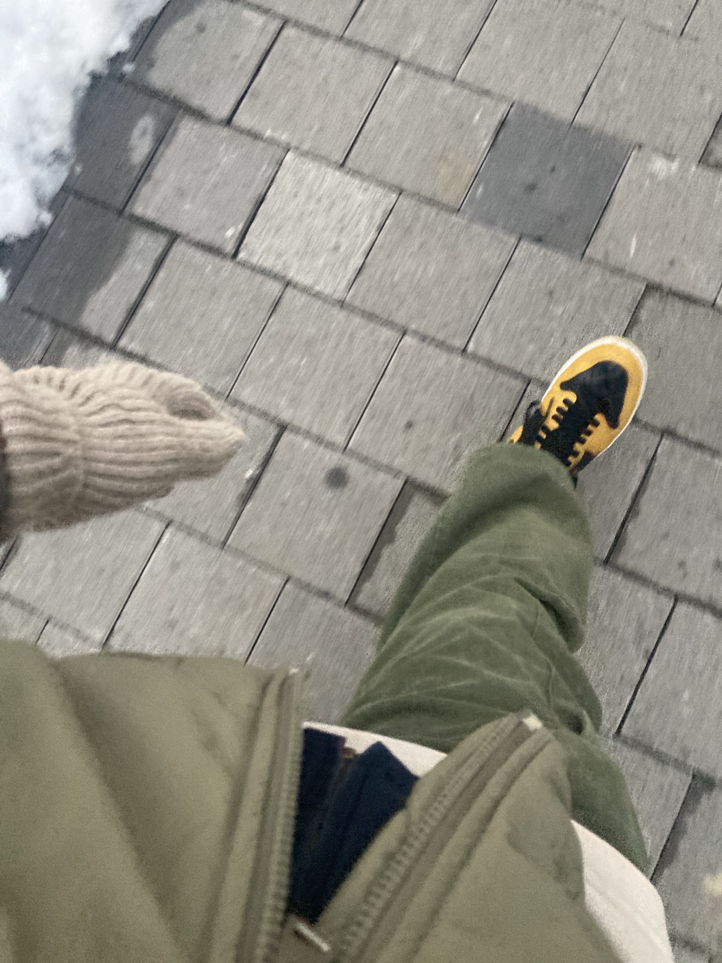 Carhartt Canvas Cap Army Green, Carhartt WIP Kickflip Backpack Black 착용 스타일 - 2