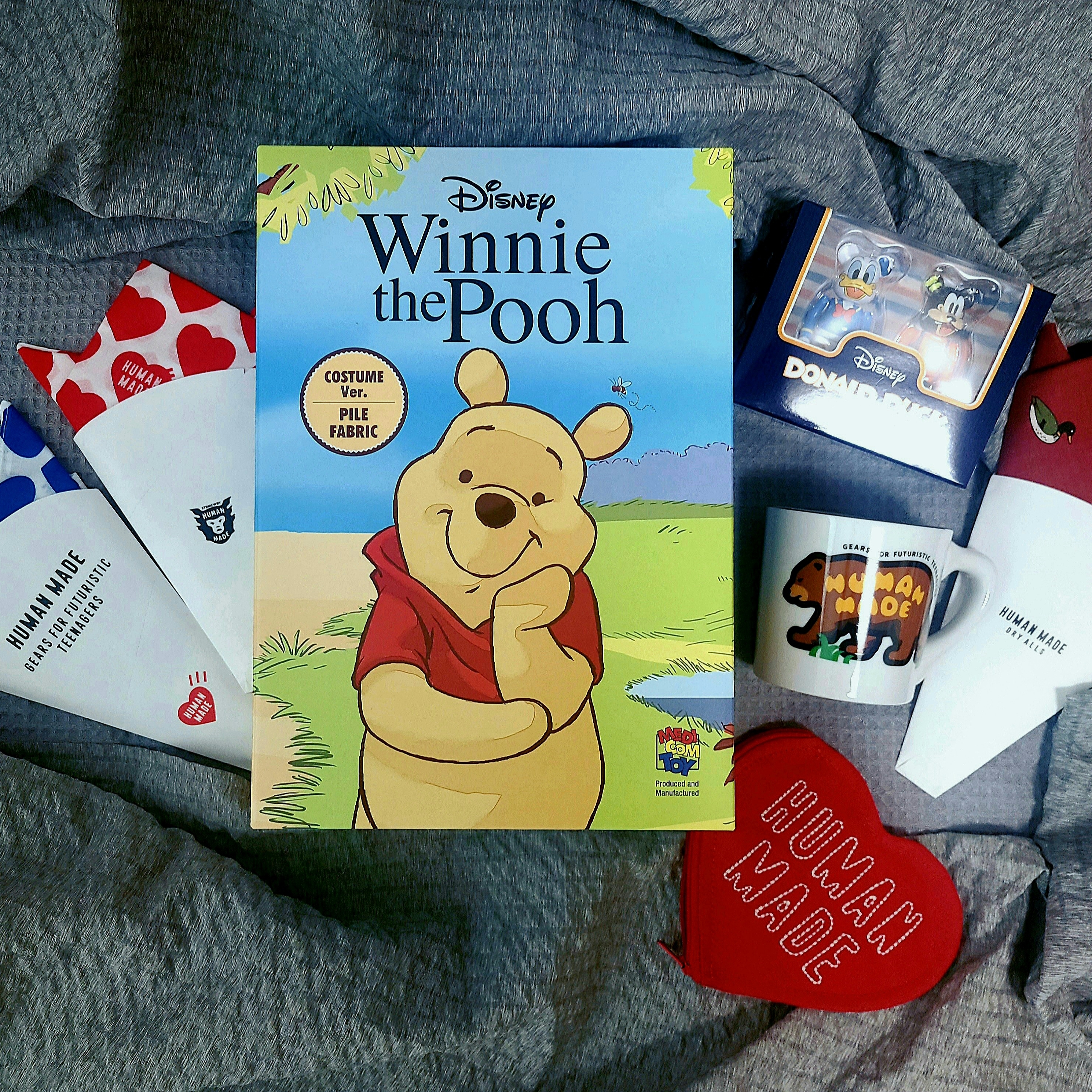 Bearbrick x Winnie the Pooh Costume Ver. 400%, Human Made Heart Bank Pouch Red ์ฐฉ์ฉ ์คํ์ผ - 1