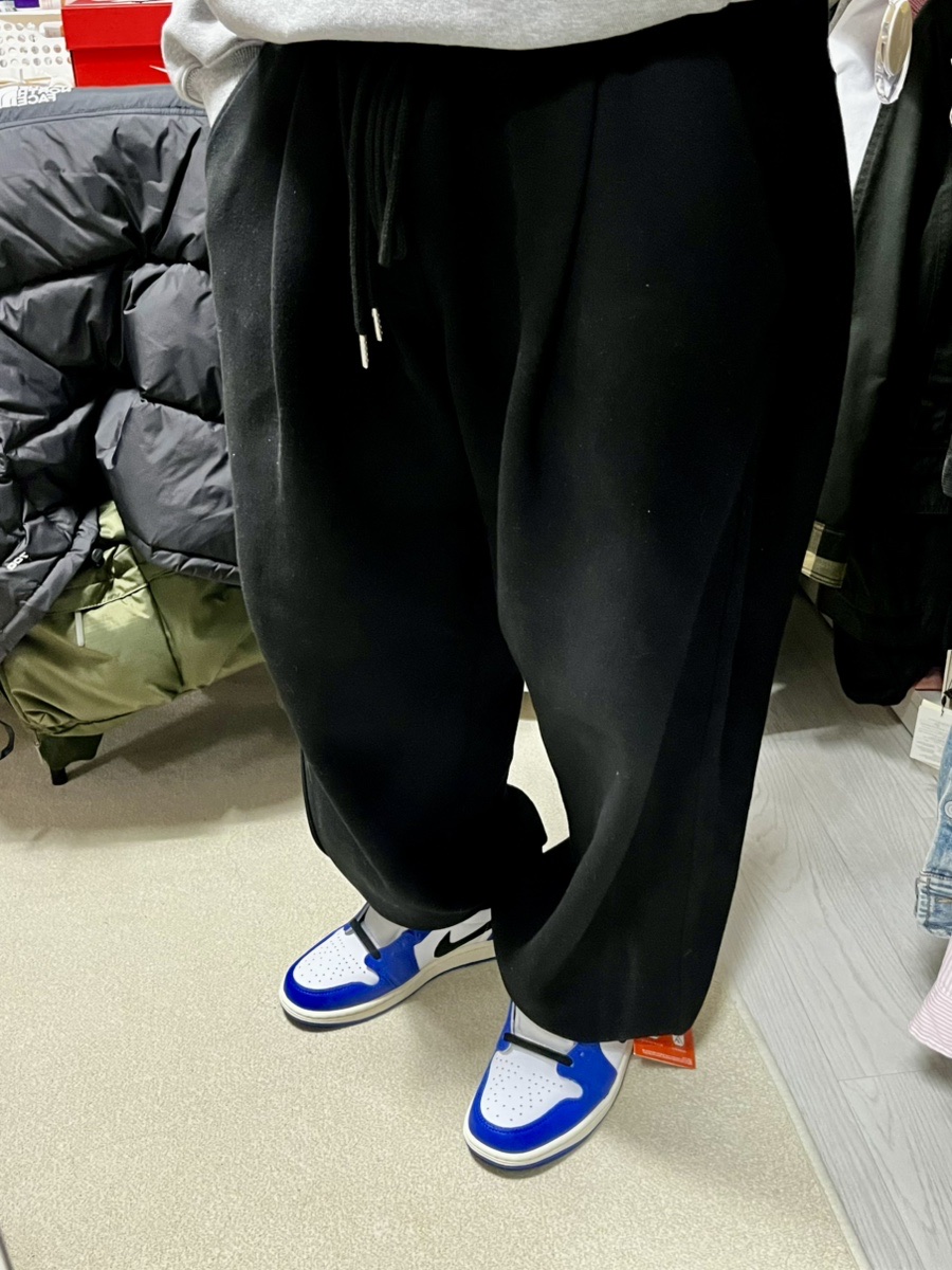 Jordan 1 Retro Low OG Game Royal, Undermycar Mu.03 Anti Fxxking Logo Play Oversized Sweat Jogger Black 착용 스타일 - 2