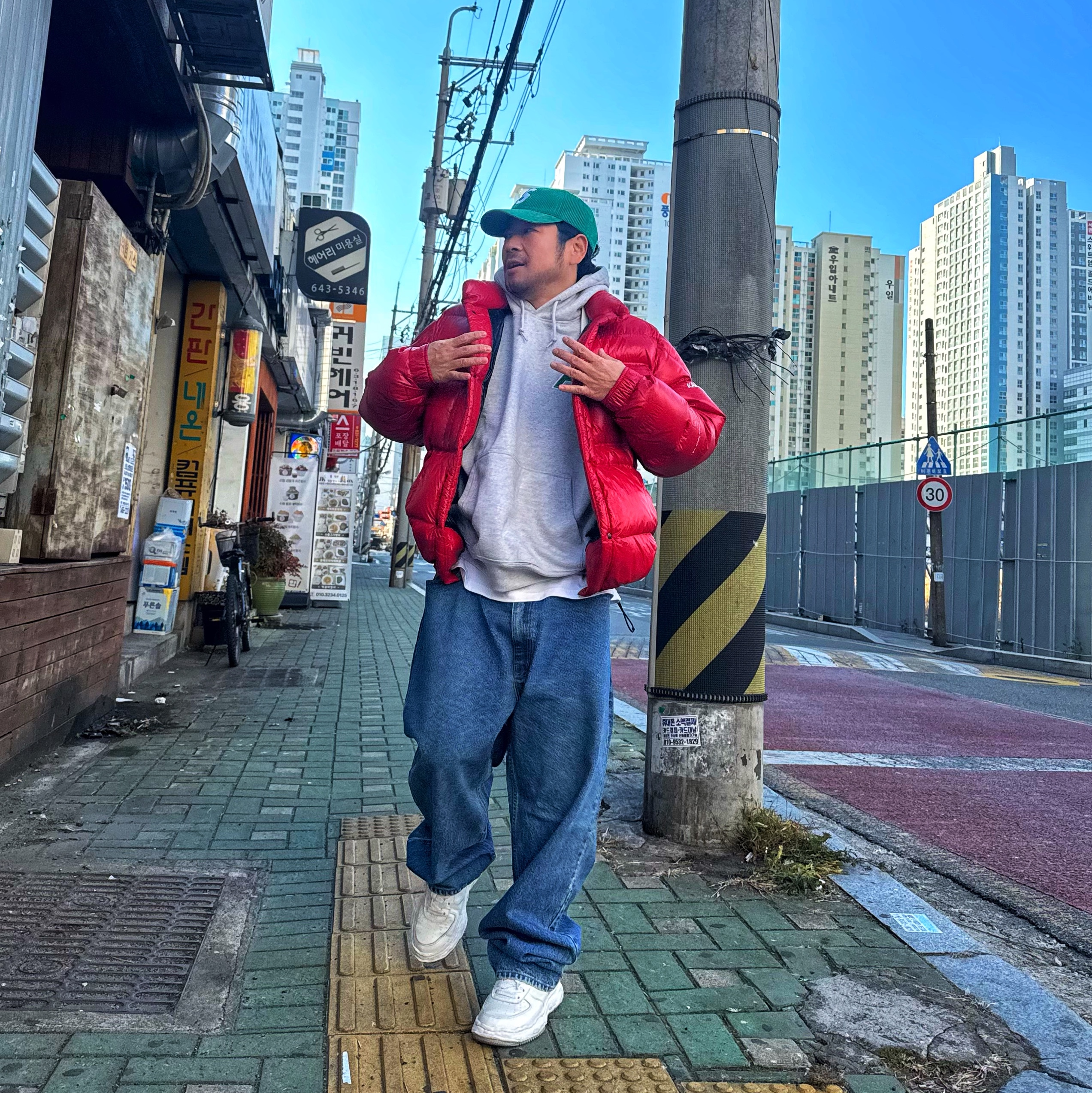 Palace Athlique P3 Hood Grey Marl - 24FW, Supreme Corduroy S Logo 6-Panel Green - 24FW 착용 스타일 - 2