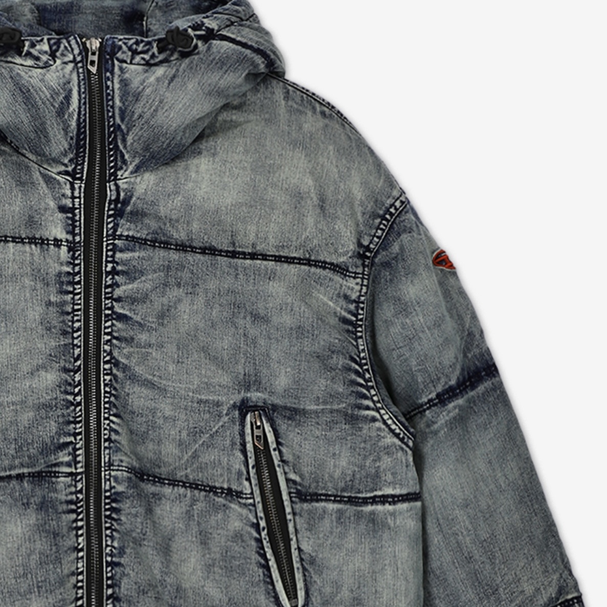 (W) Diesel W-Aves Cropped Hooded Puffer Jacket Denim Blue 착용 스타일