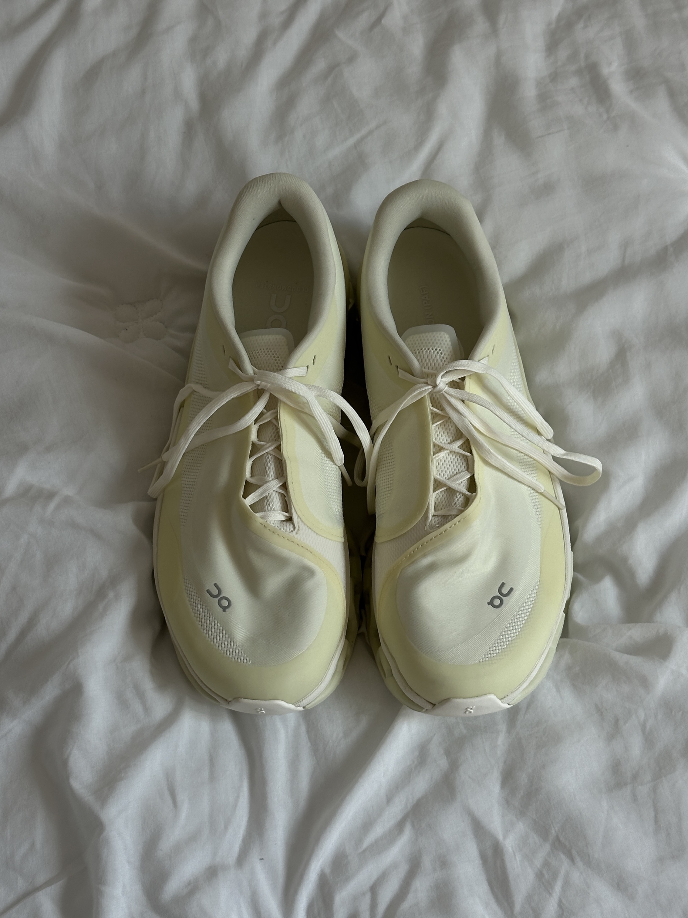 On Running x Post Archive Faction (Paf) Cloudmonster 2 Seedling White 착용 스타일 - 4