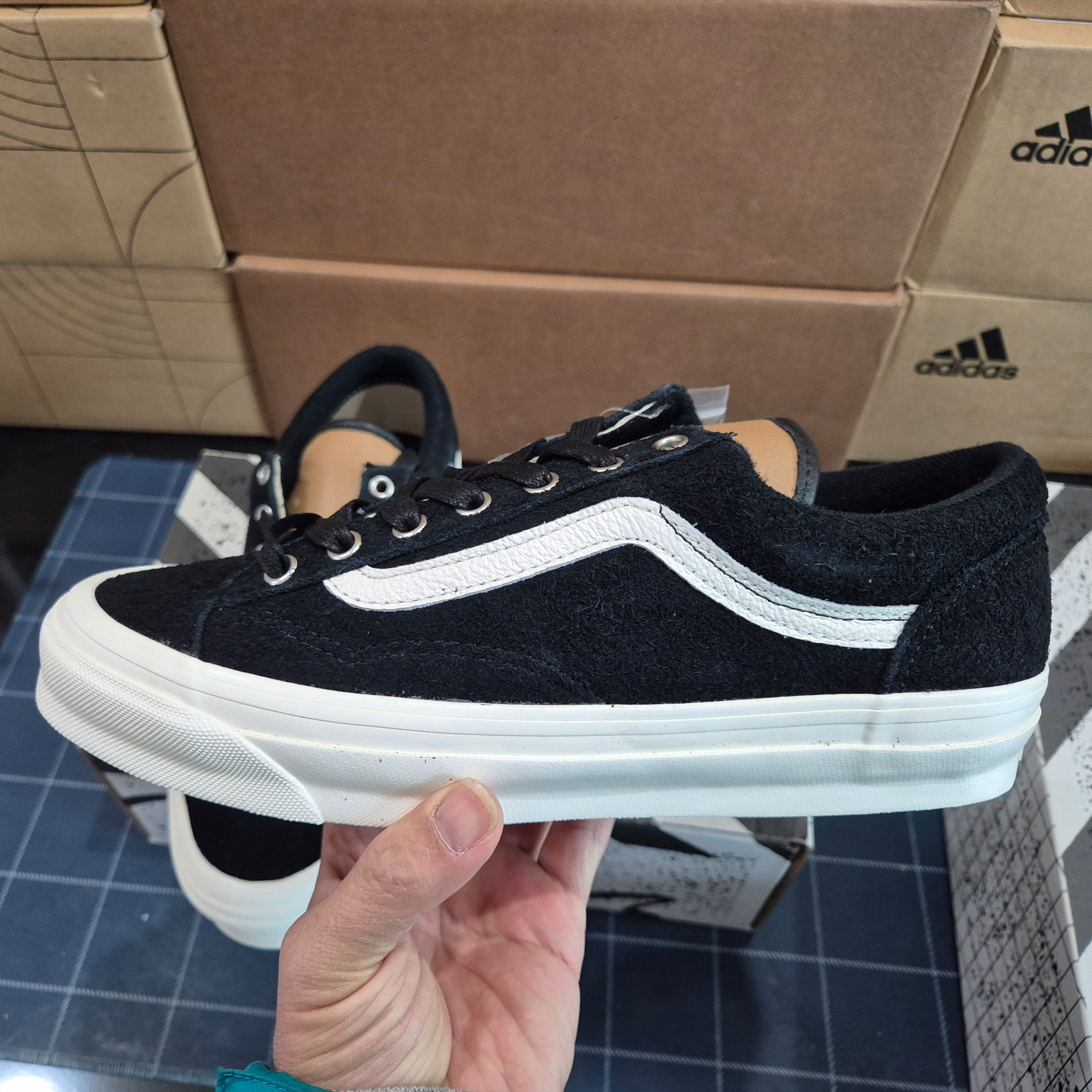 Vans Vault x Worksout OG Style 36 LX Black White Aspa 착용 스타일