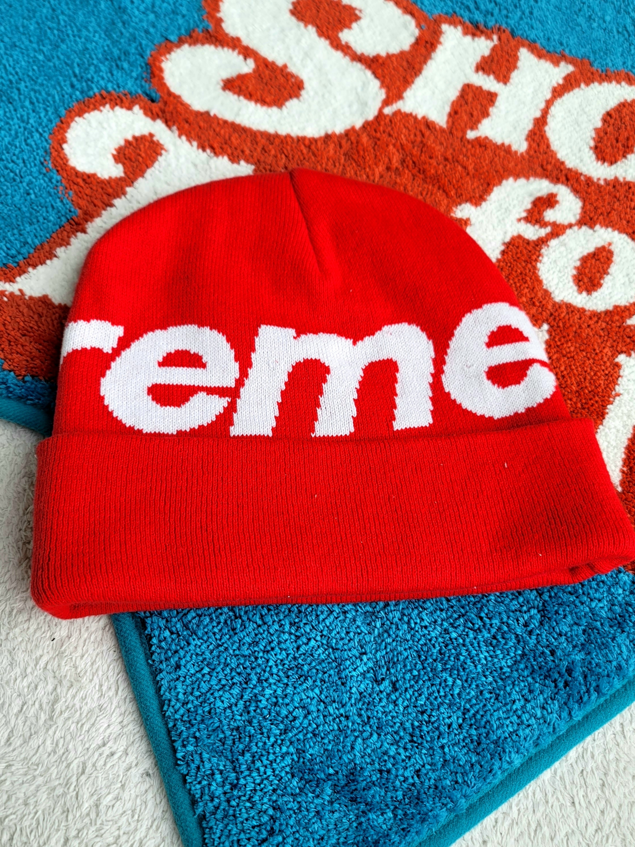 Supreme Big Logo Beanie Red - 21FW 착용 스타일 - 2