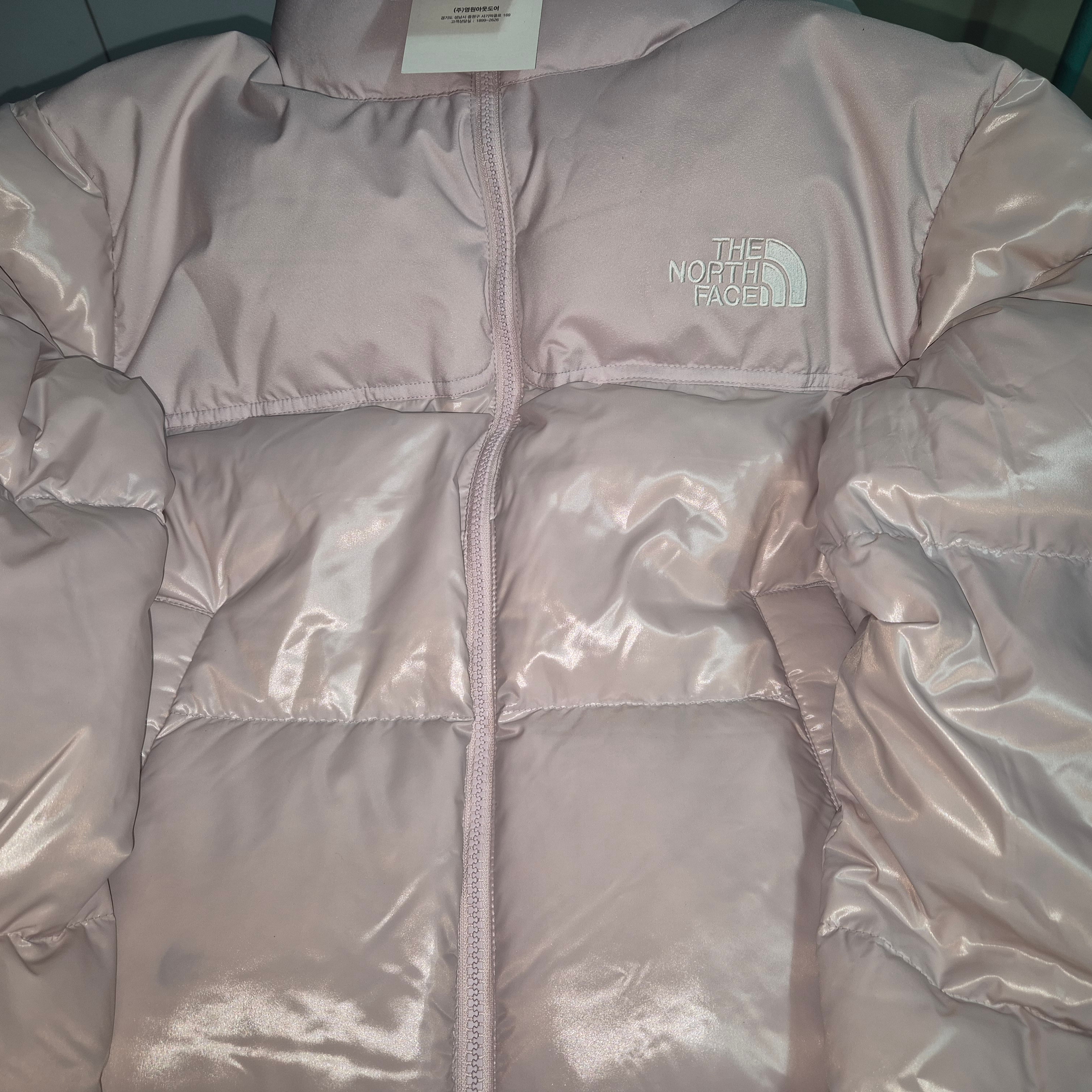 (W) The North Face White Label Novelty Nuptse RDS Down Jacket Light Pink 착용 스타일
