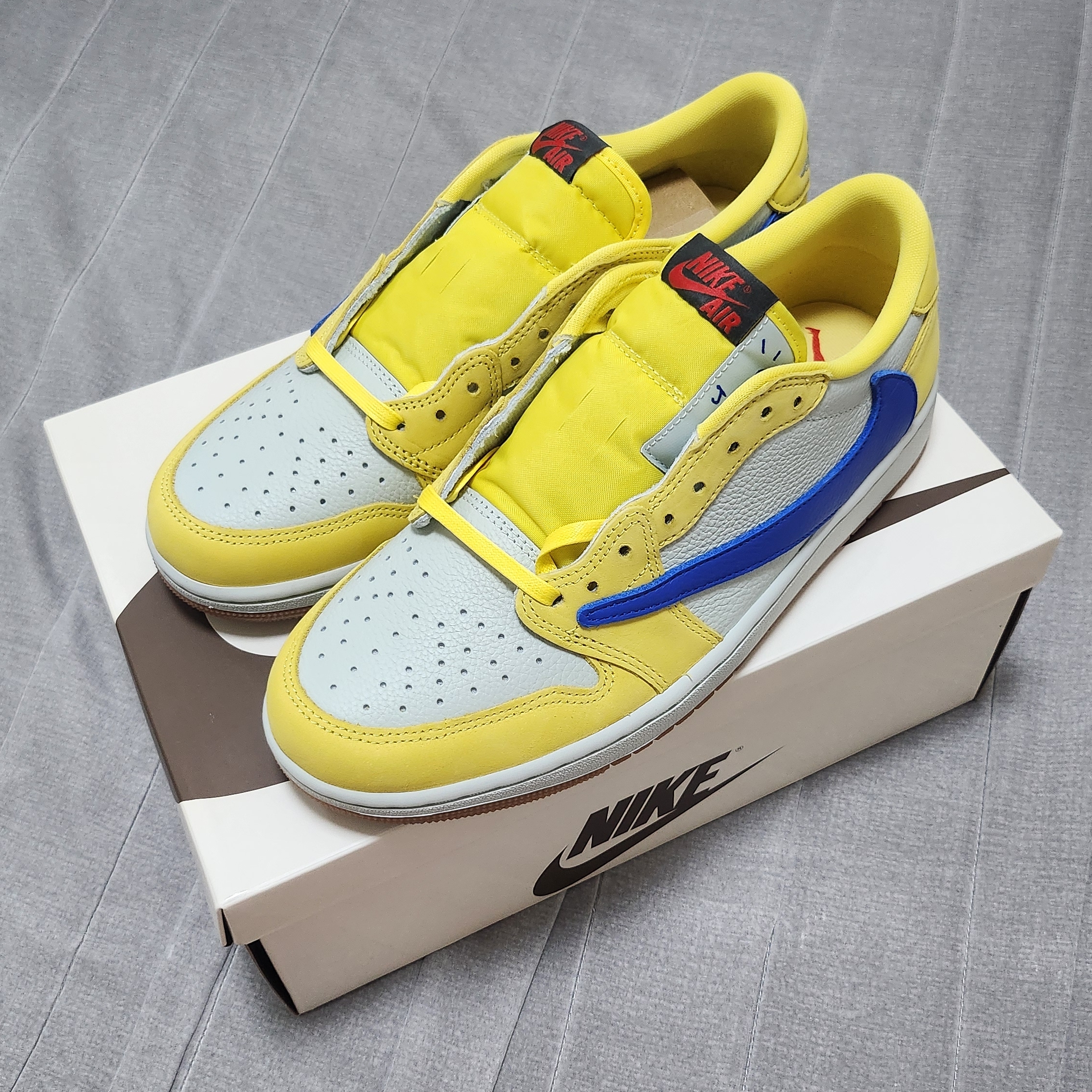 (W) Jordan 1 x Travis Scott Retro Low OG SP Canary 착용 스타일