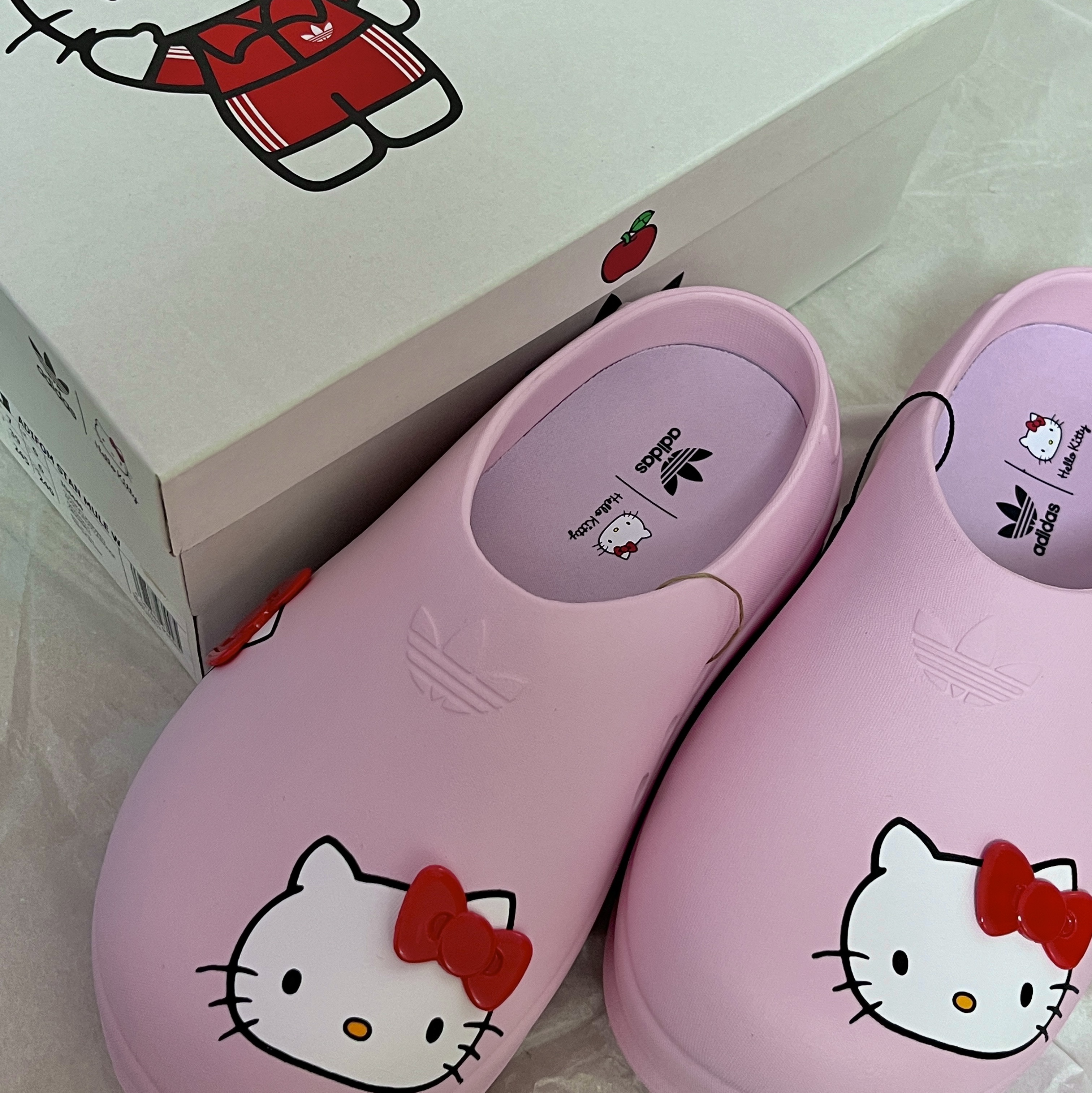 (W) Adidas x Hello Kitty Adifom Stan Smith Mule Clear Pink Red 착용 스타일 - 1