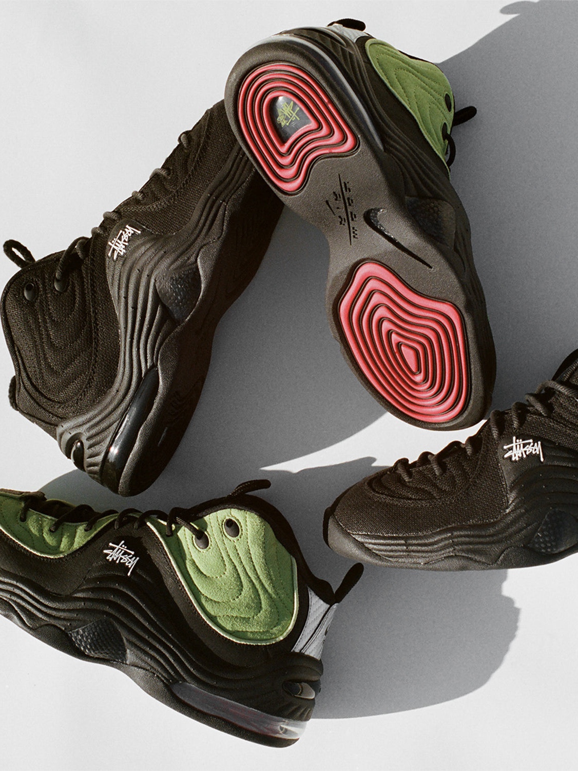 Entire Studios Fluffy Fleece V2 Charcoal, Nike x Stussy Air Penny II Vivid Green and Black 착용 스타일 - 2