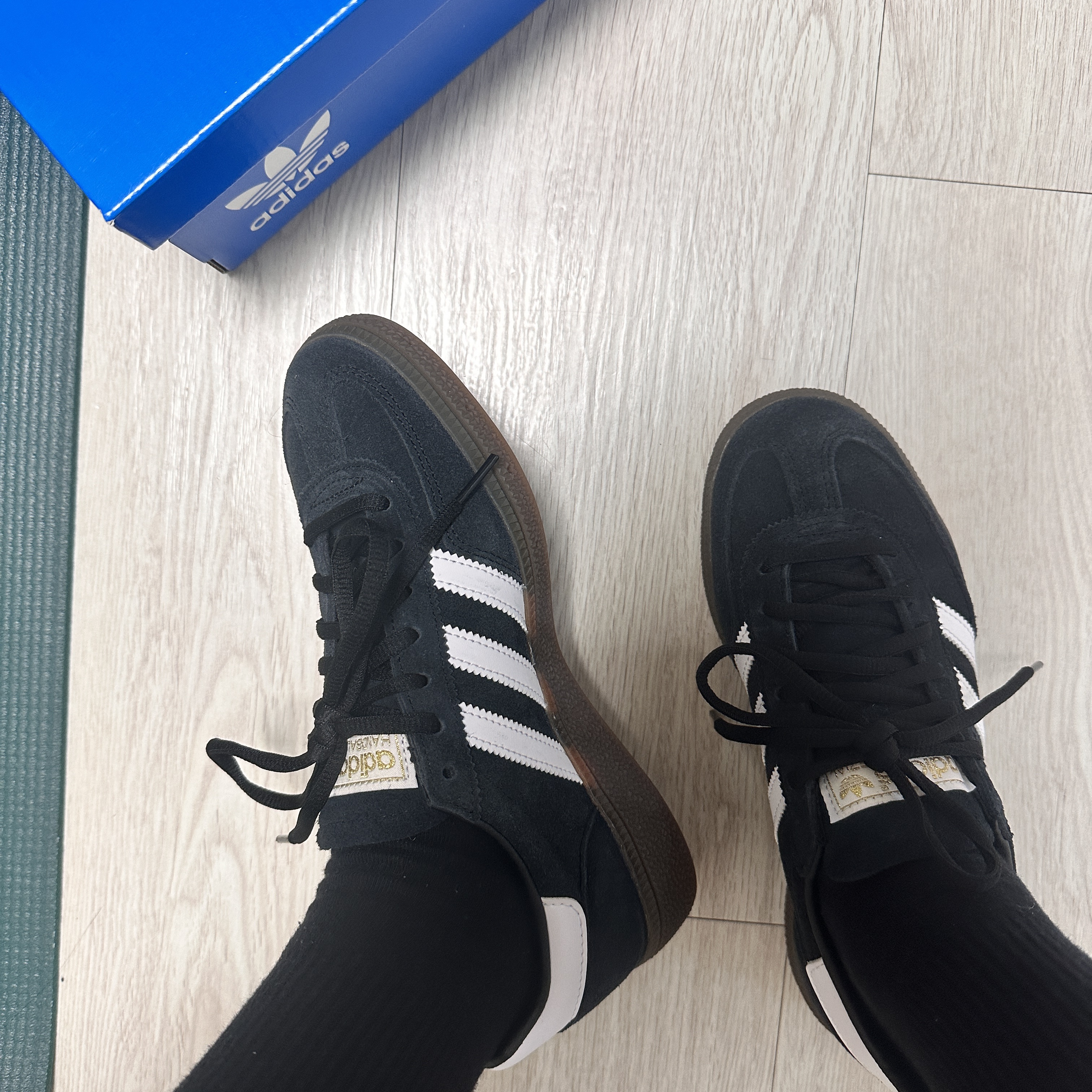 Adidas Spezial Handball Core Black 착용 스타일 - 2