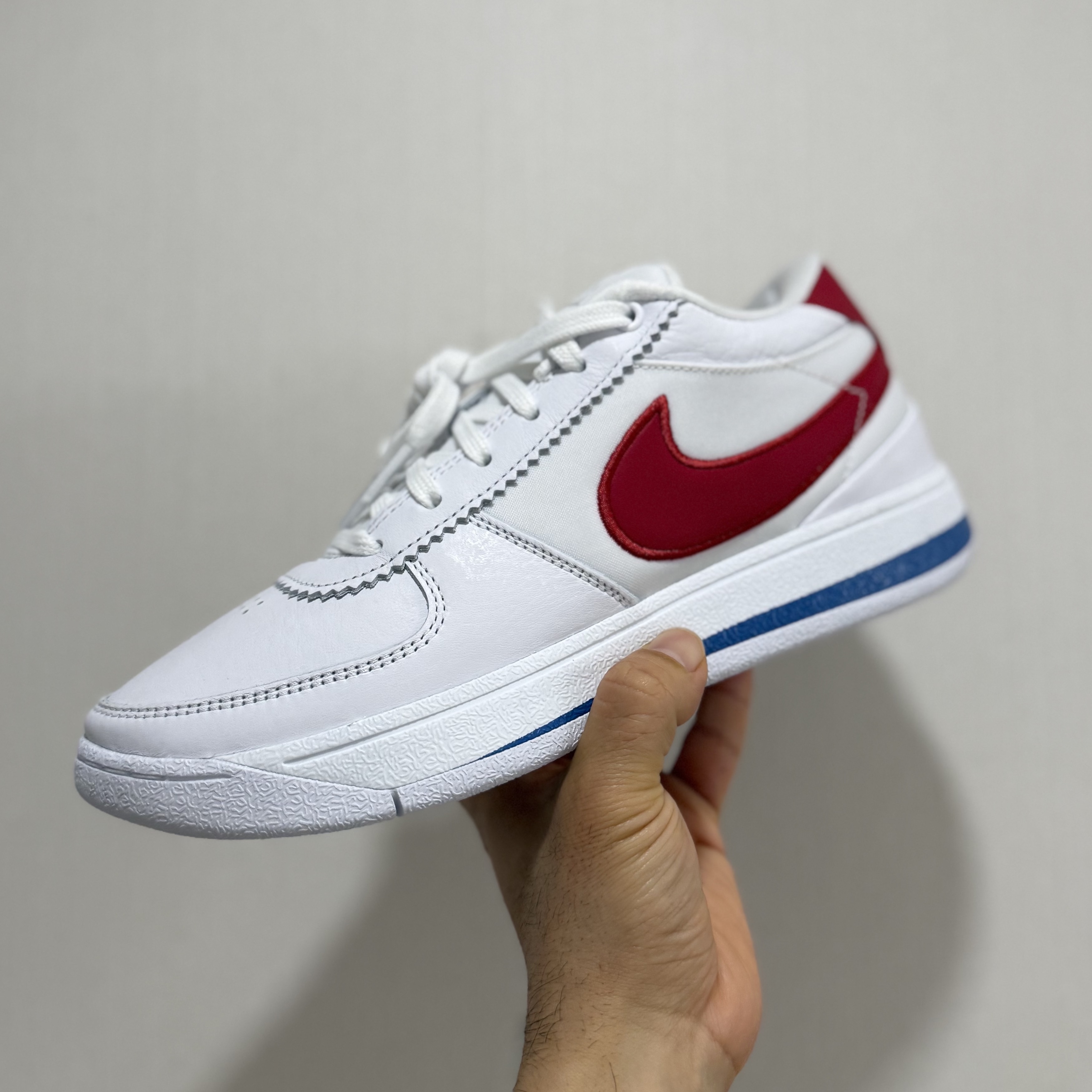 Nike Book 1 EP Forrest Gump 착용 스타일