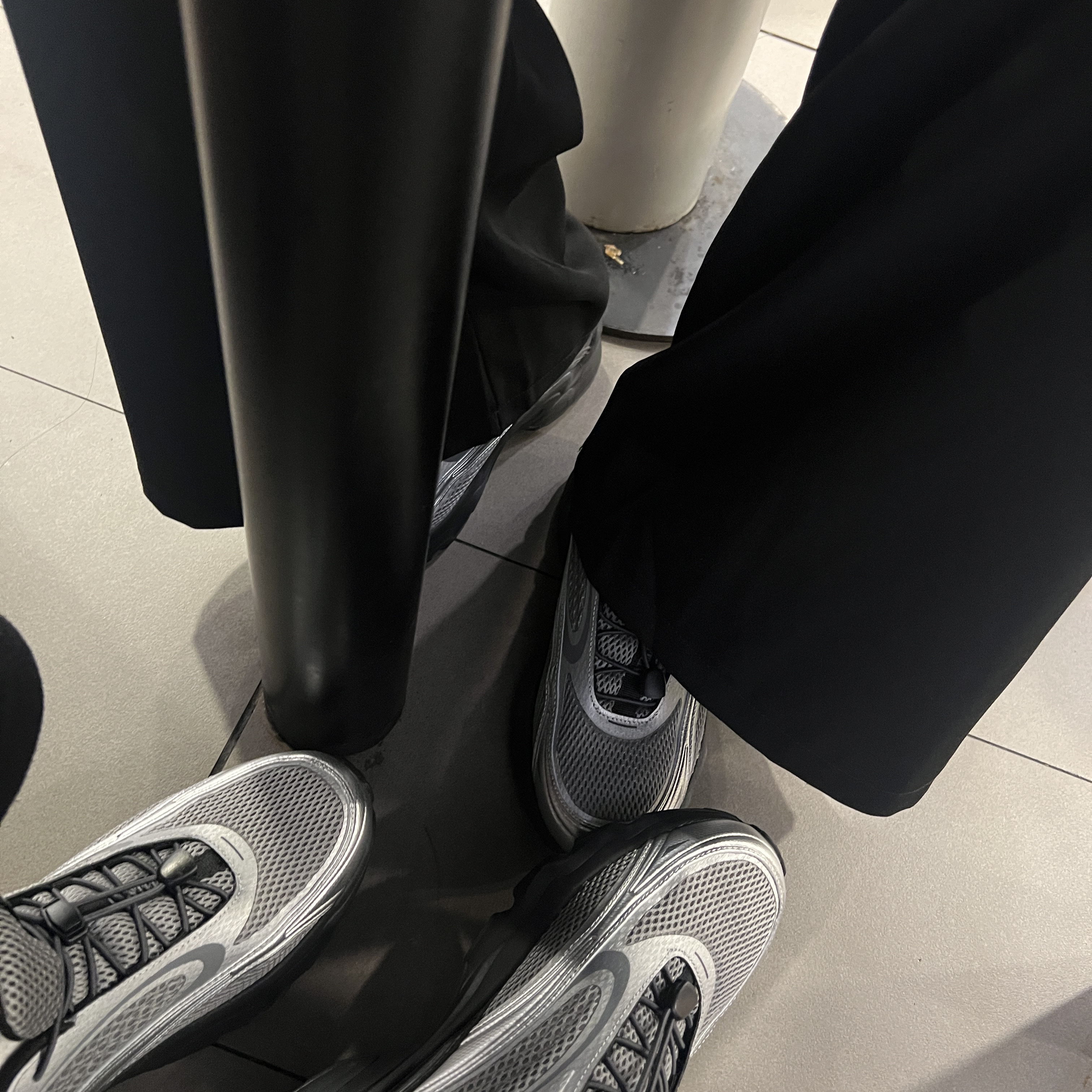 [6% 적립] FILA Pantera 99/25 Silver 착용 스타일