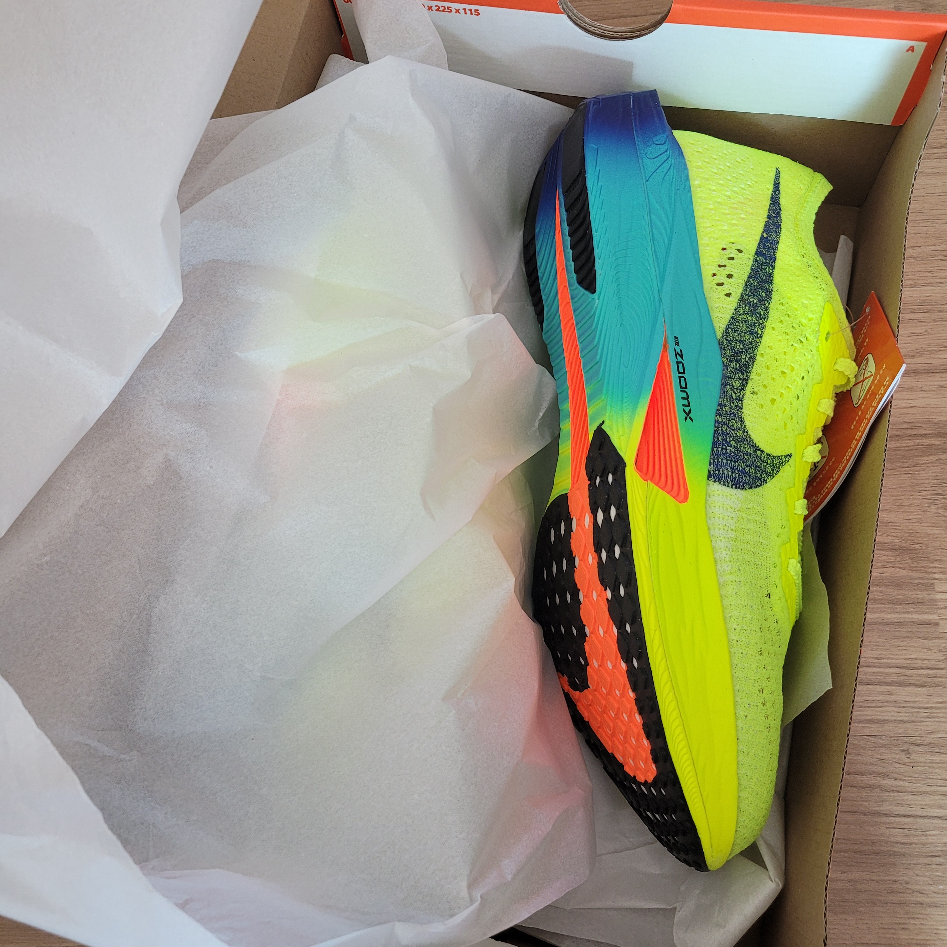 Nike ZoomX Vaporfly Next% 3 Volt Scream Green 착용 스타일