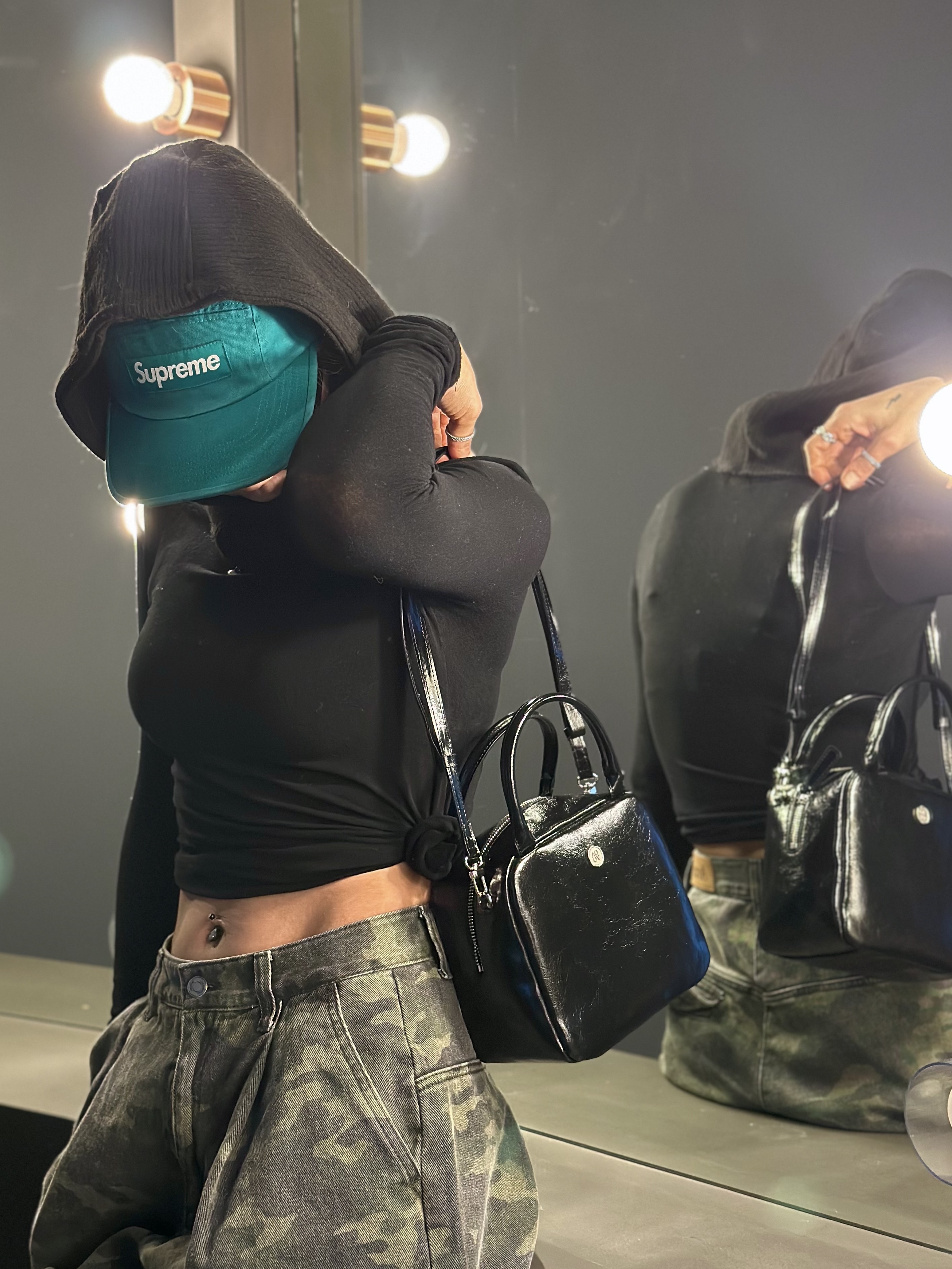 Supreme Washed Chino Twill Camp Cap Green - 24FW, Balenciaga Track Sneakers Triple Black 착용 스타일 - 1