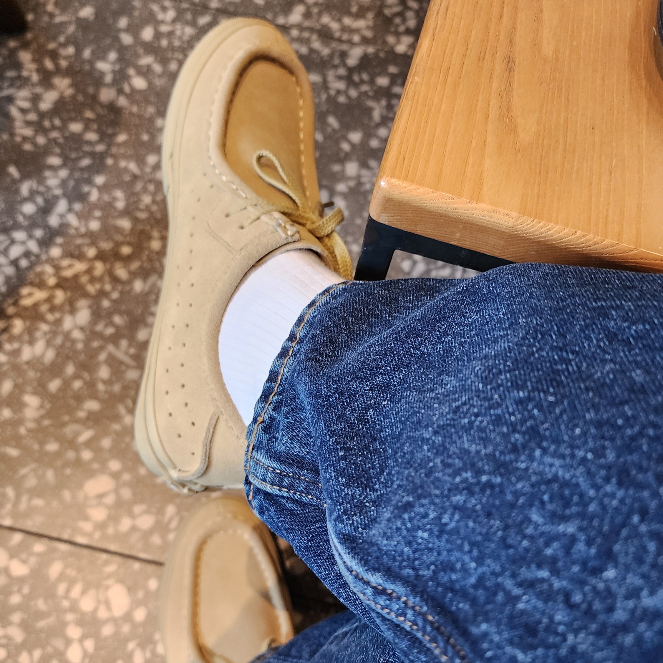 Vans Carver Low Sand Beige 착용 스타일 - 2