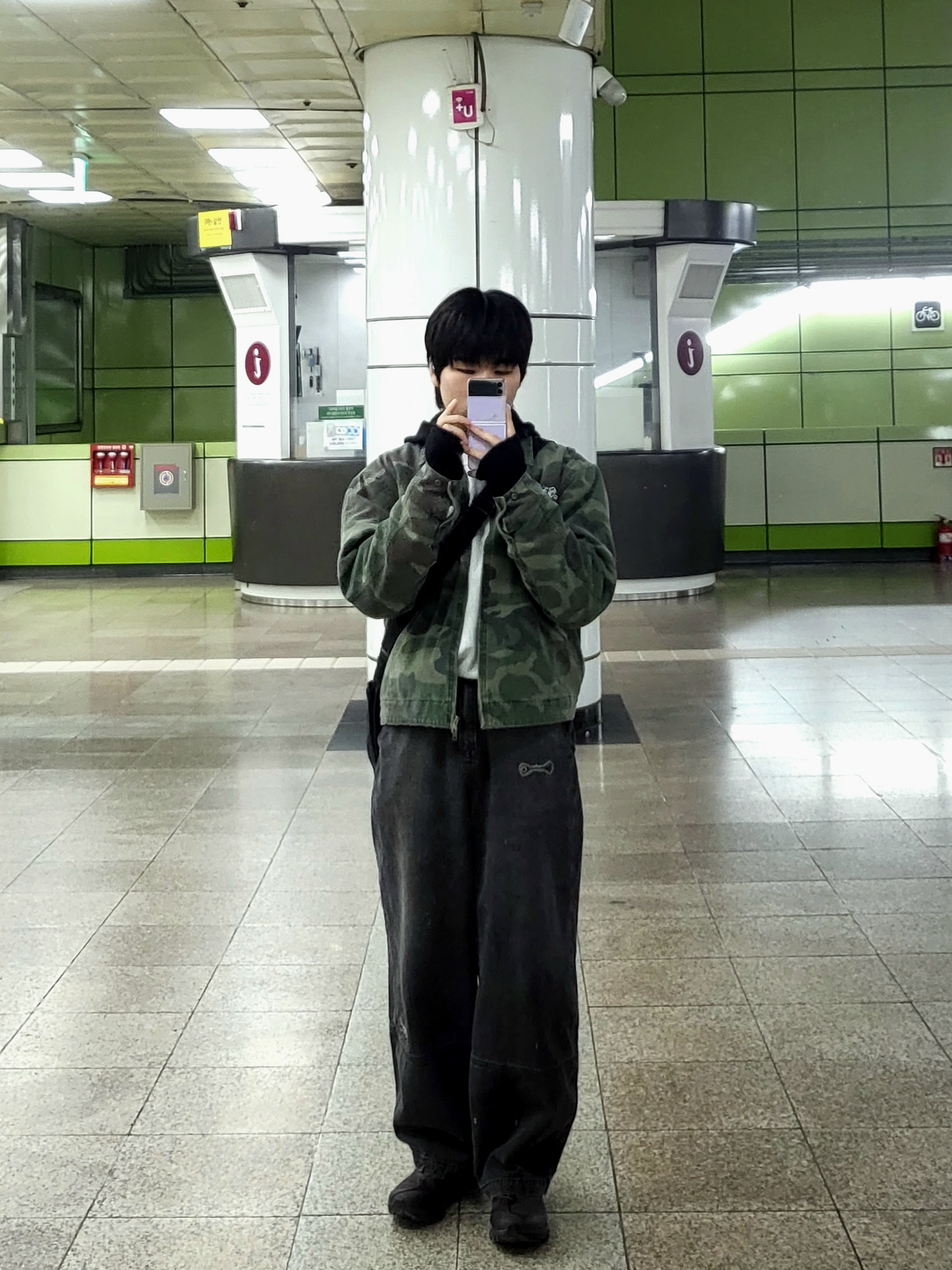 On Running x Post Archive Faction (Paf) Cloudventure Peak Cacao Espresso, Karactor Wallet Denim Pants Vintage Black (without Card Wallet) 착용 스타일