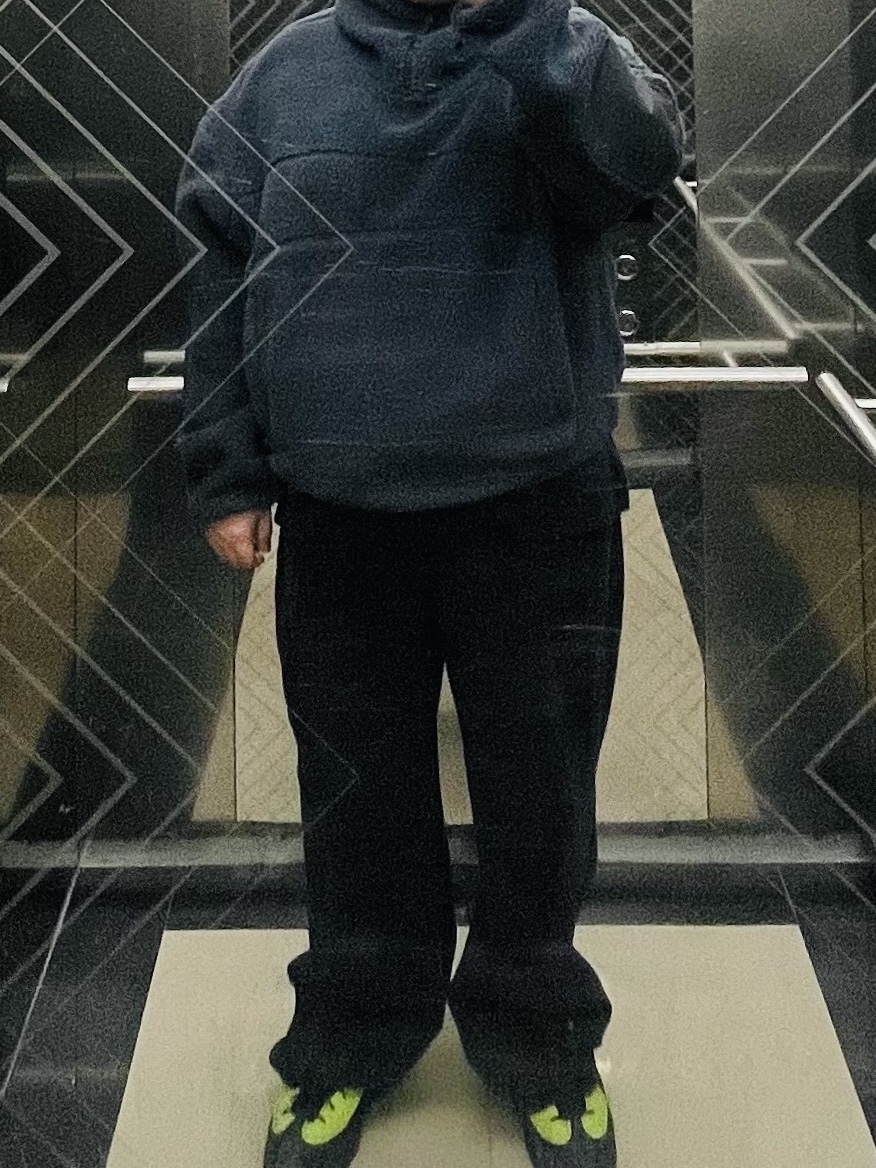 Entire Studios Fluffy Fleece V2 Charcoal, Nike x Stussy Air Penny II Vivid Green and Black 착용 스타일 - 1