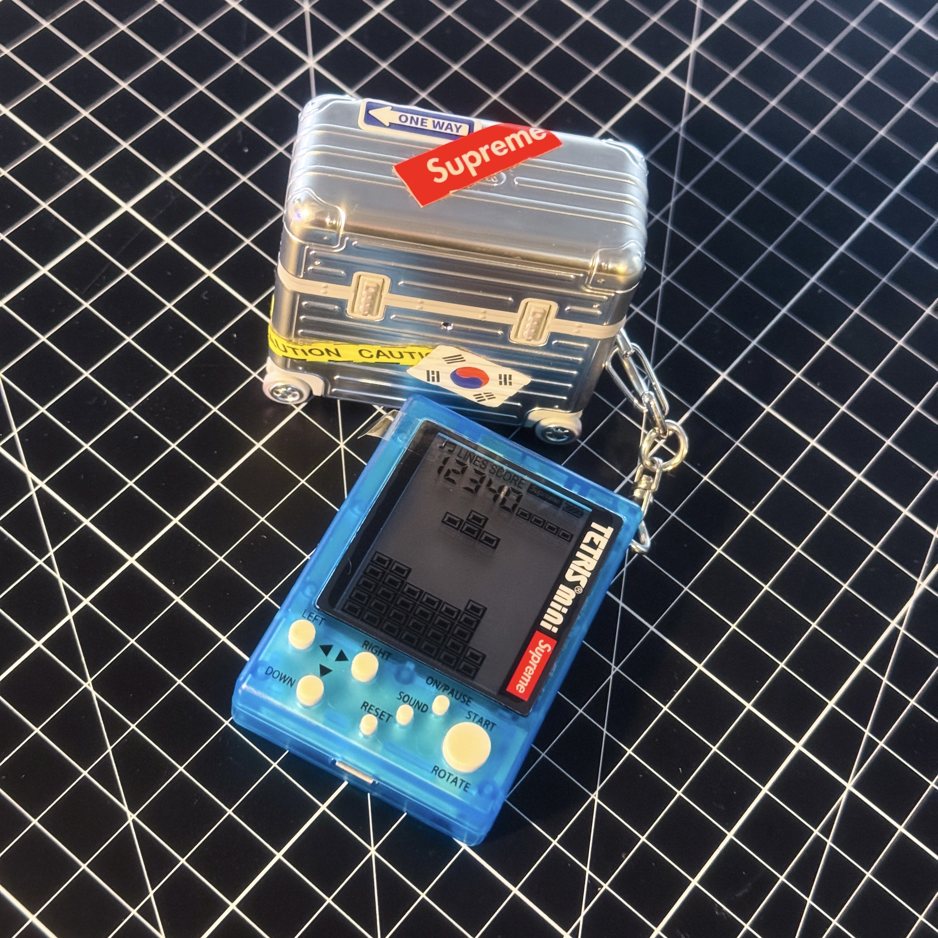 Supreme x Tetris Mini Blue - 24SS (Korean Ver.) 착용 스타일