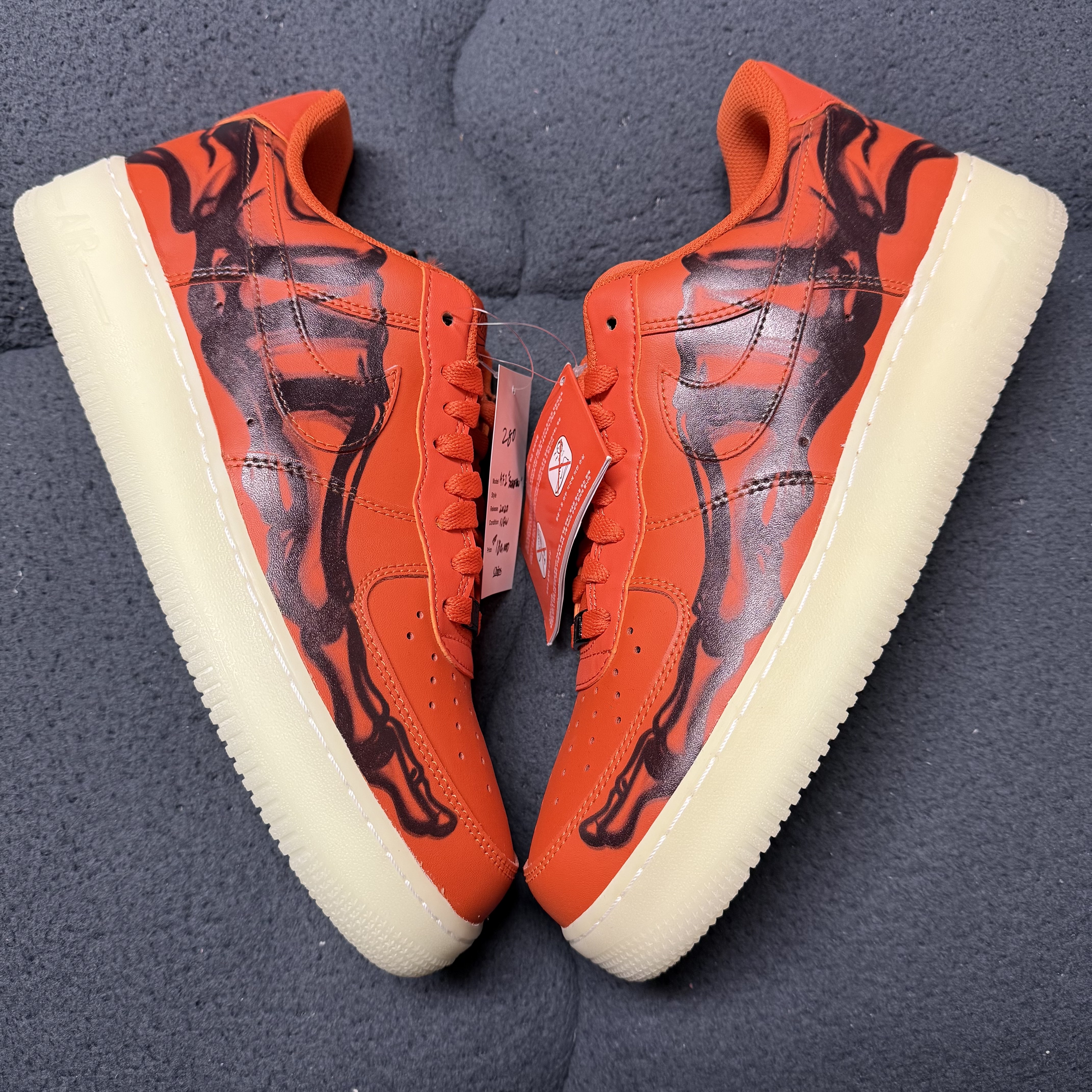 Nike Air Force 1 Low '07 Orange Skeleton 착용 스타일