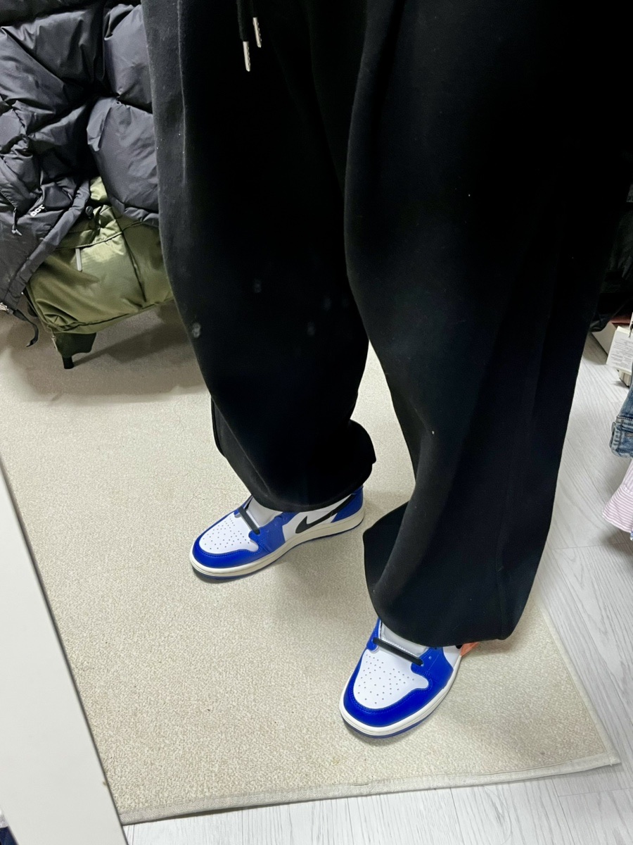 Jordan 1 Retro Low OG Game Royal, Undermycar Mu.03 Anti Fxxking Logo Play Oversized Sweat Jogger Black 착용 스타일 - 1