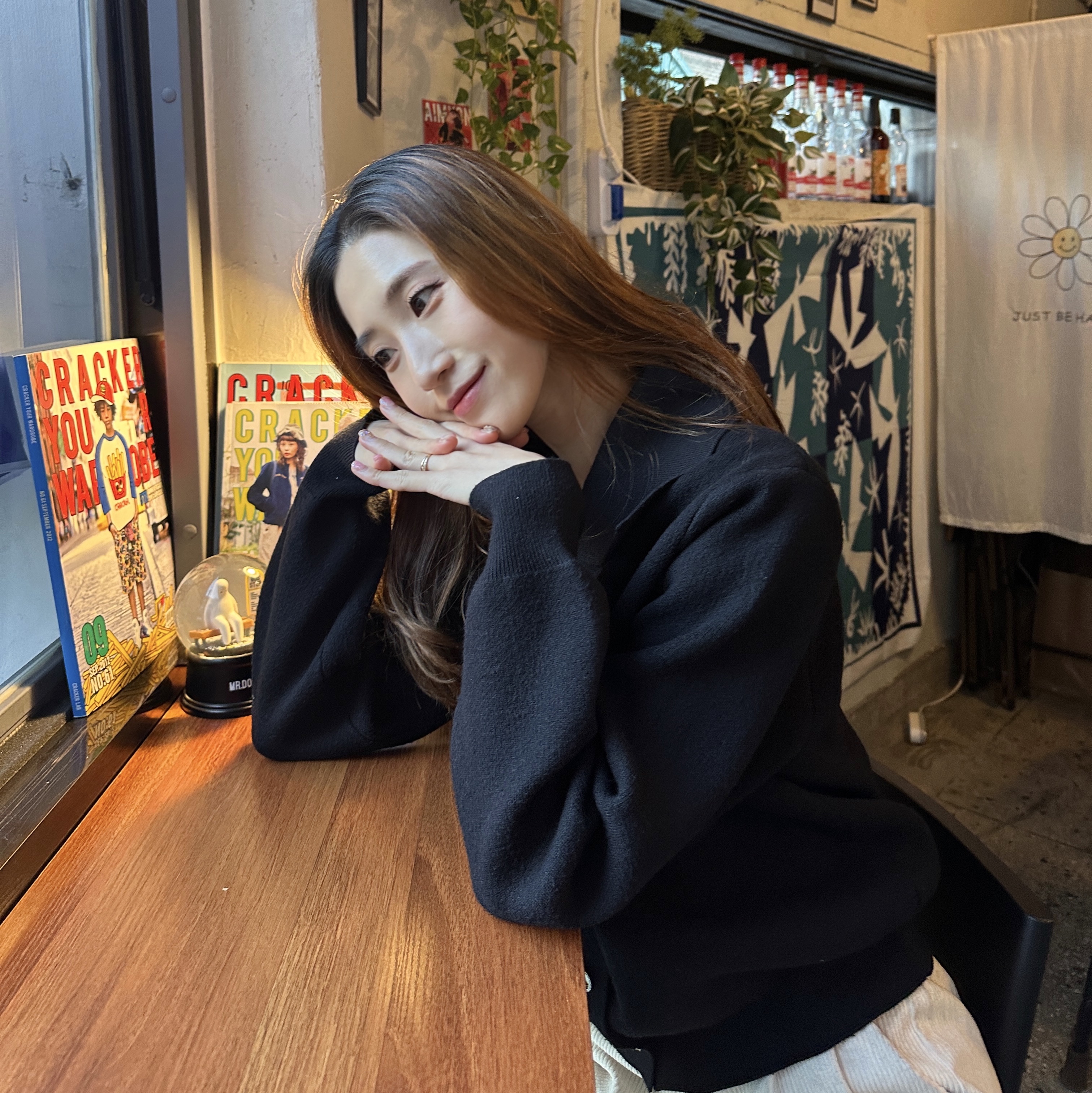 Fendi Mon Tresor FF Motif Leather Mini Bag Brown 착용 스타일 - 6