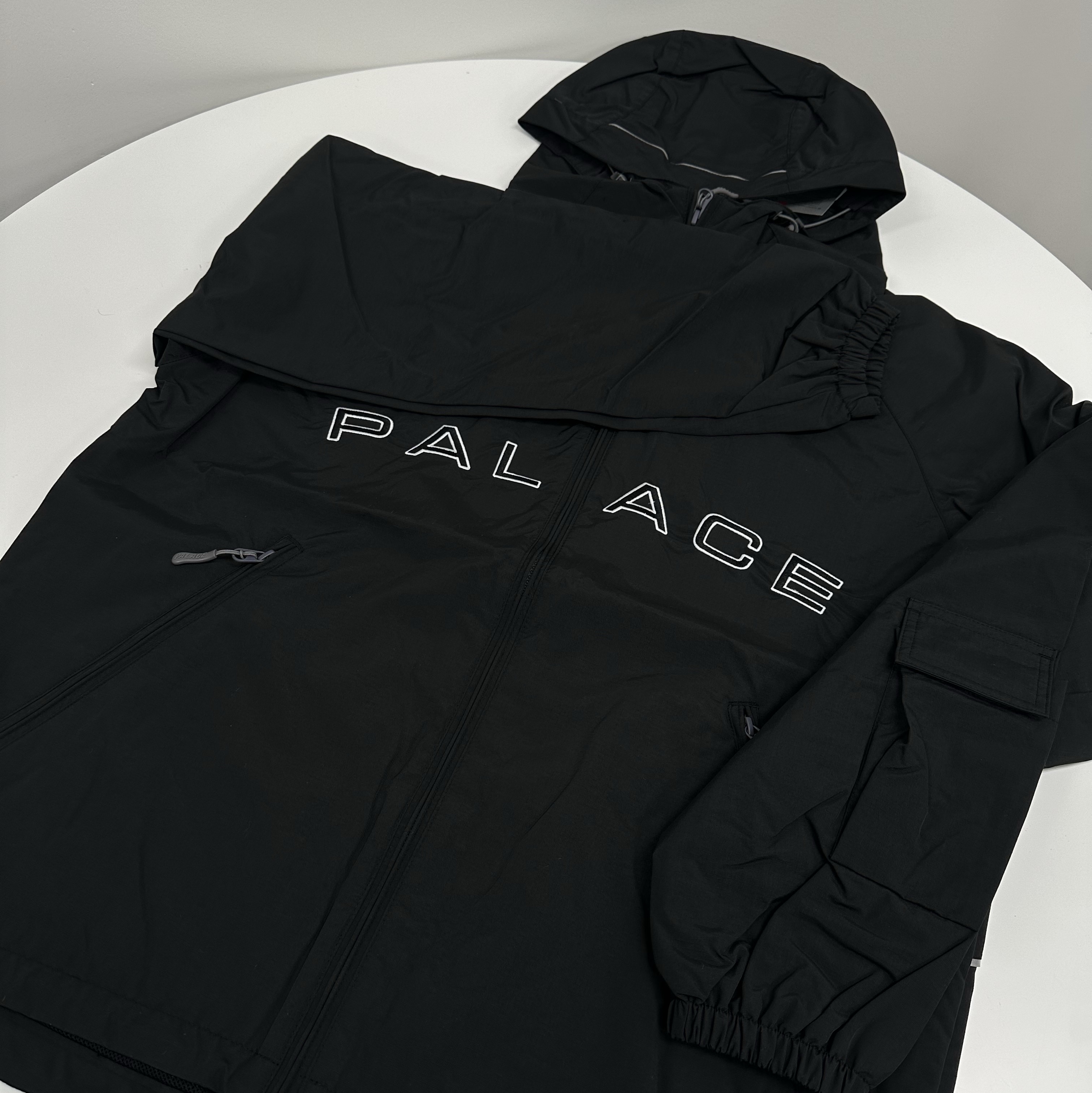Palace Arc Shell Hooded Jacket Black - 24SS 착용 스타일
