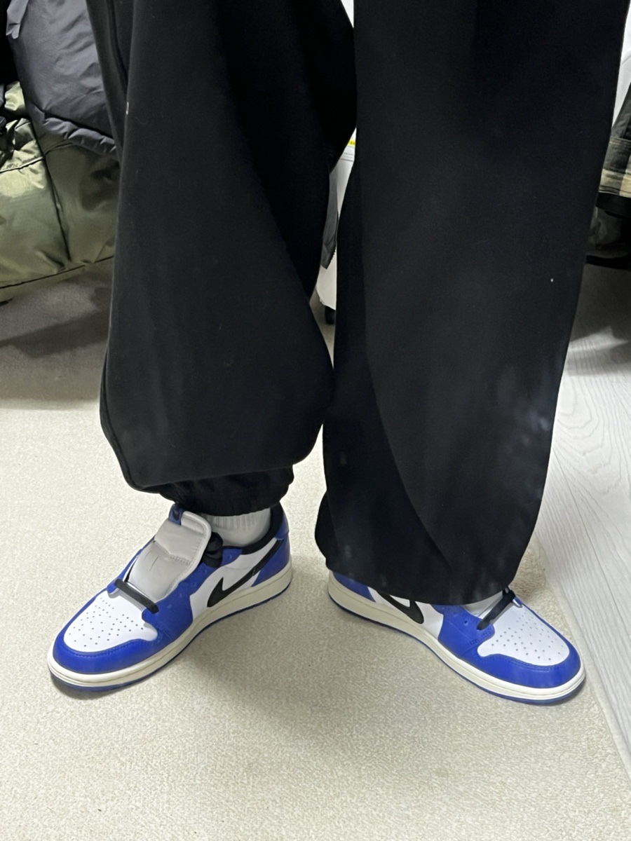 Jordan 1 Retro Low OG Game Royal, Undermycar Mu.03 Anti Fxxking Logo Play Oversized Sweat Jogger Black 착용 스타일 - 3