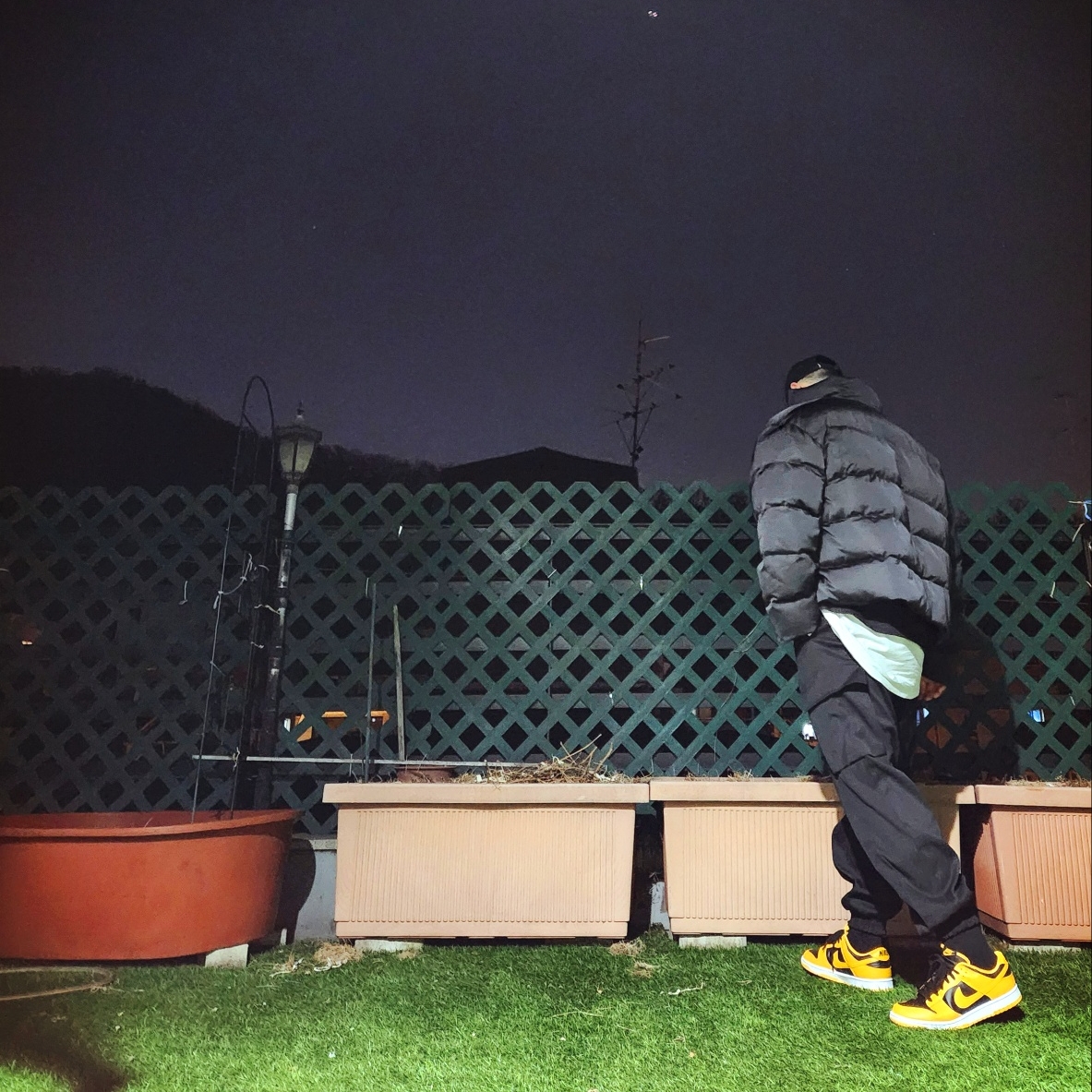 Nike Club Unstructured Swoosh Cap Black, Nike Dunk Low Retro Championship Goldenrod 착용 스타일 - 2